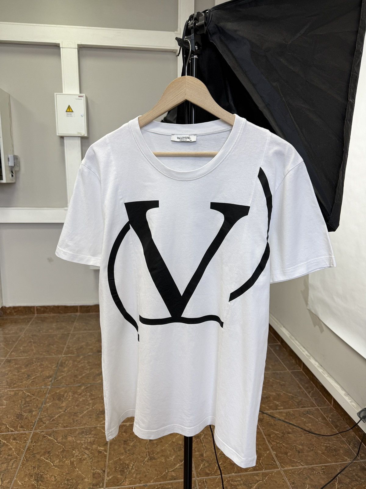 Valentino 🇮🇹 Valentino Luxury T-Shirt Made in Italy Rare Size US XL / EU 56 / 4 - 1 Thumbnail