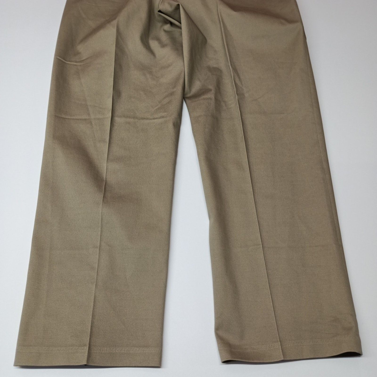 Haggar Haggar Khakis Mens 34x30 Med Khaki Classic Fit Comfort Waist Size US 34 / EU 50 - 7 Thumbnail