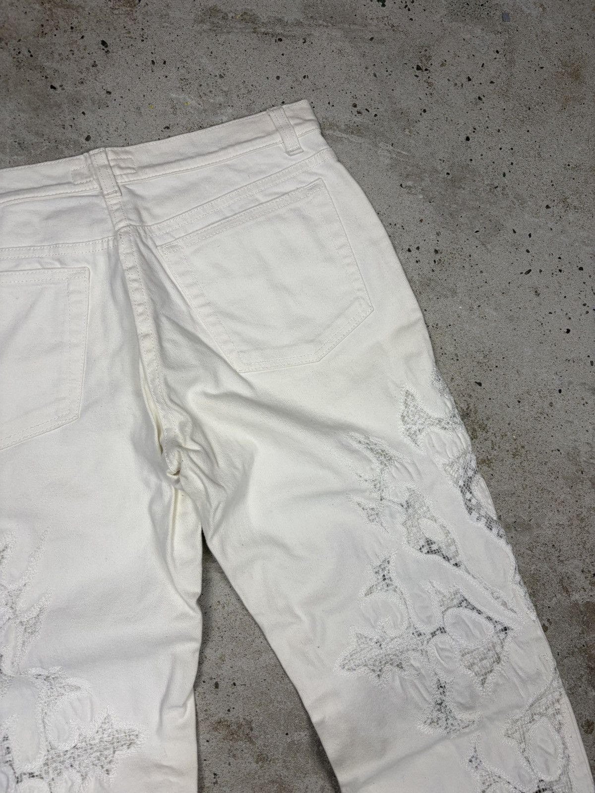 Roberto Cavalli Vintage 2000s Roberto Cavalli White Lace Embroidery Pants Size 30" / US 8 / IT 44 - 11 Thumbnail