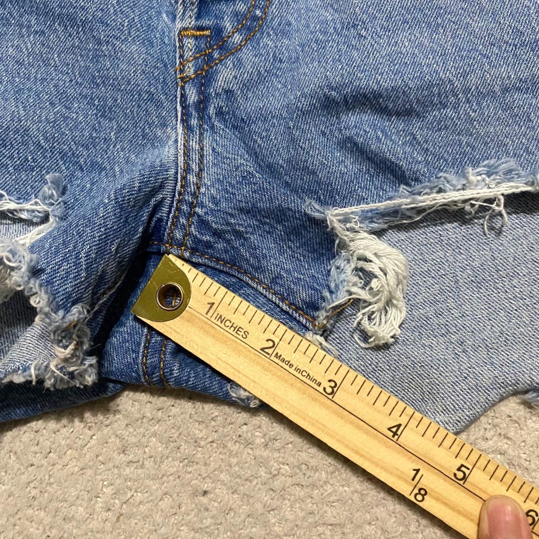 Levi's Levi's Womens Jeans Shorts Blue Denim High Rise Medium Wash 27 Inseam 2" Cut-Off 5-Pocket Design Stretch Pockets Casual Summer Spring Fall Womens Size 27" / US 4 / IT 40 - 6 Thumbnail