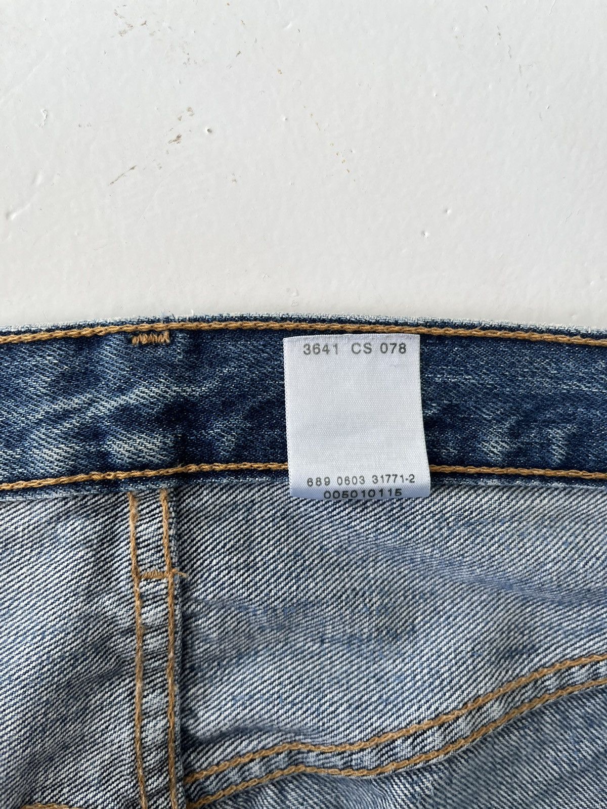 Levi's Vintage Levi’s 501 jeans classic fit Y2K wide leg baggy 90s Size US 34 / EU 50 - 7 Thumbnail