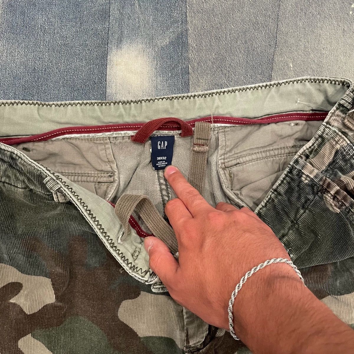 Gap × Vintage CRAZY Y2K Gap Camo Cargo Pants Size US 37 - 5 Thumbnail
