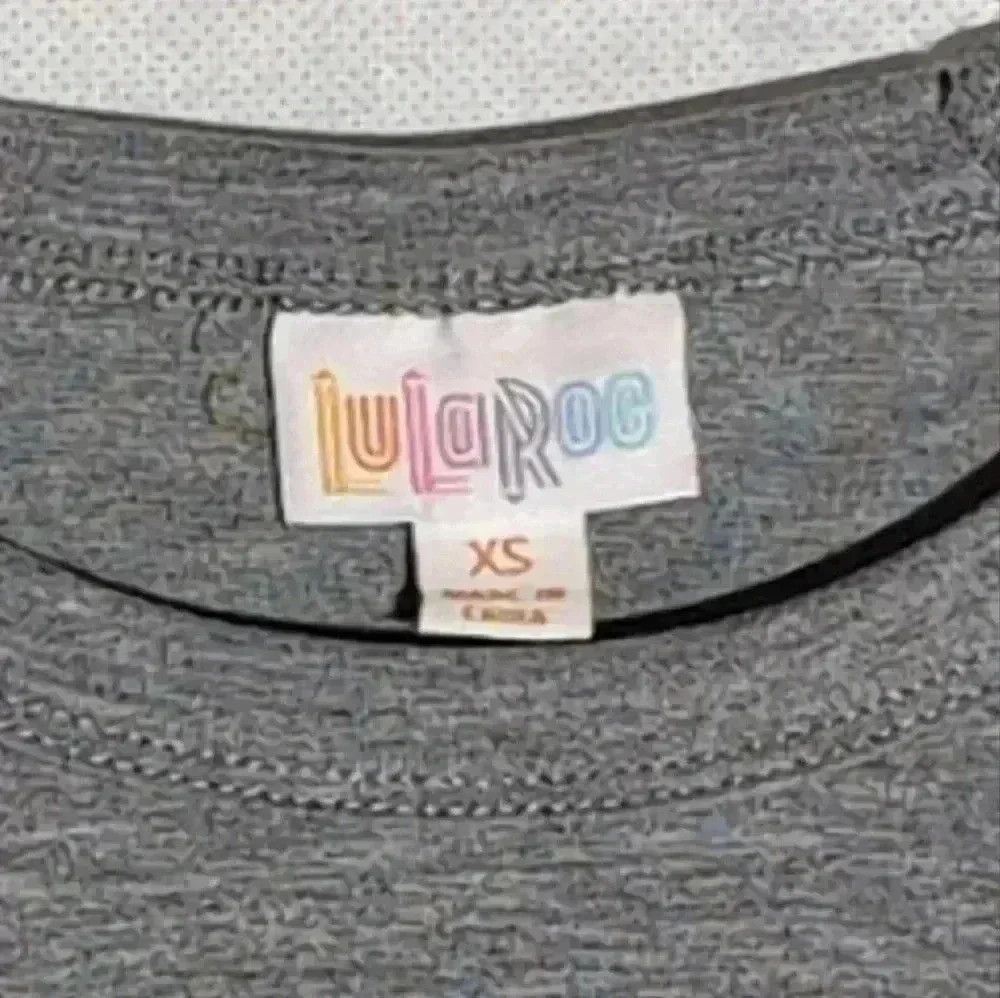 Designer Lularoe Raglan Sleeve Geometric Print grey jersey 3/4 sleev Size XS / US 0-2 / IT 36-38 - 2 Thumbnail
