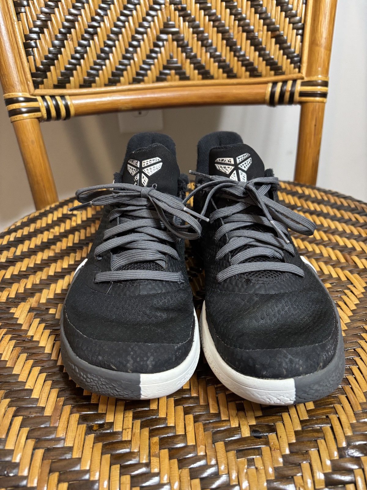 Nike Nike Mamba Focus TB Black White Dark Grey Men’s 5.5 Size US 5.5 / EU 38 - 2 Thumbnail