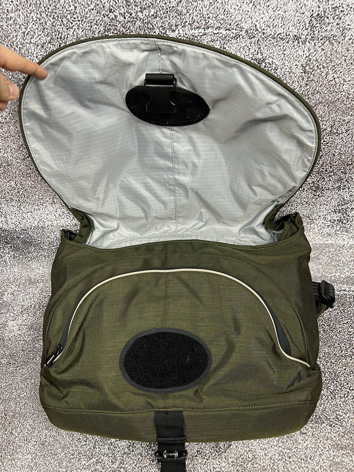 Crumpler Crumpler Clear Runway Laptop messenger multipocket bag olive Size ONE SIZE - 5 Thumbnail