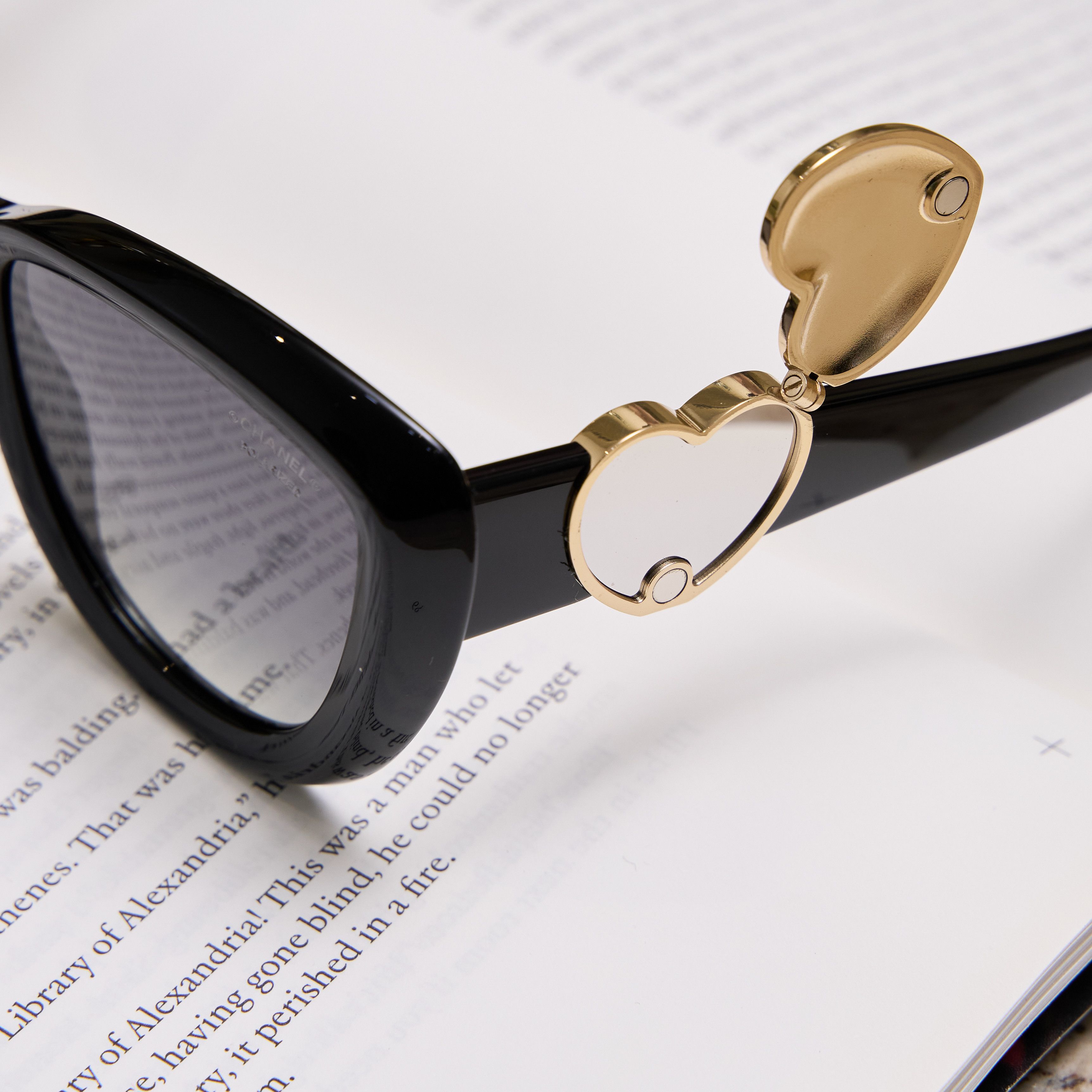Chanel CHANEL 0CH5517 C622/8 Sunglasses Size ONE SIZE - 4 Thumbnail