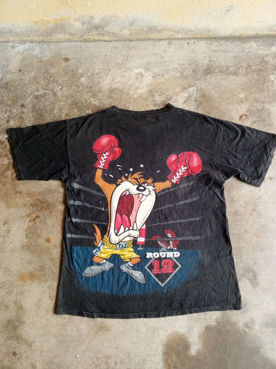 Vintage Vintage 93 Tasmanian Devil Looney Tunes Boxing T-Shirt (L) Size US L / EU 52-54 / 3 - 2 Thumbnail