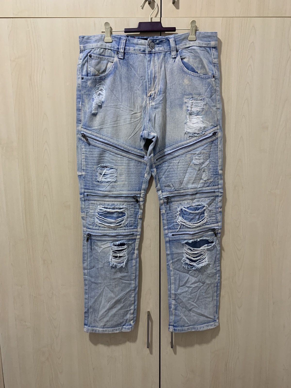 Fashion Victim Victorious Premium Jeans distressed denim zipper Size US 34 / EU 50 - 1 Thumbnail