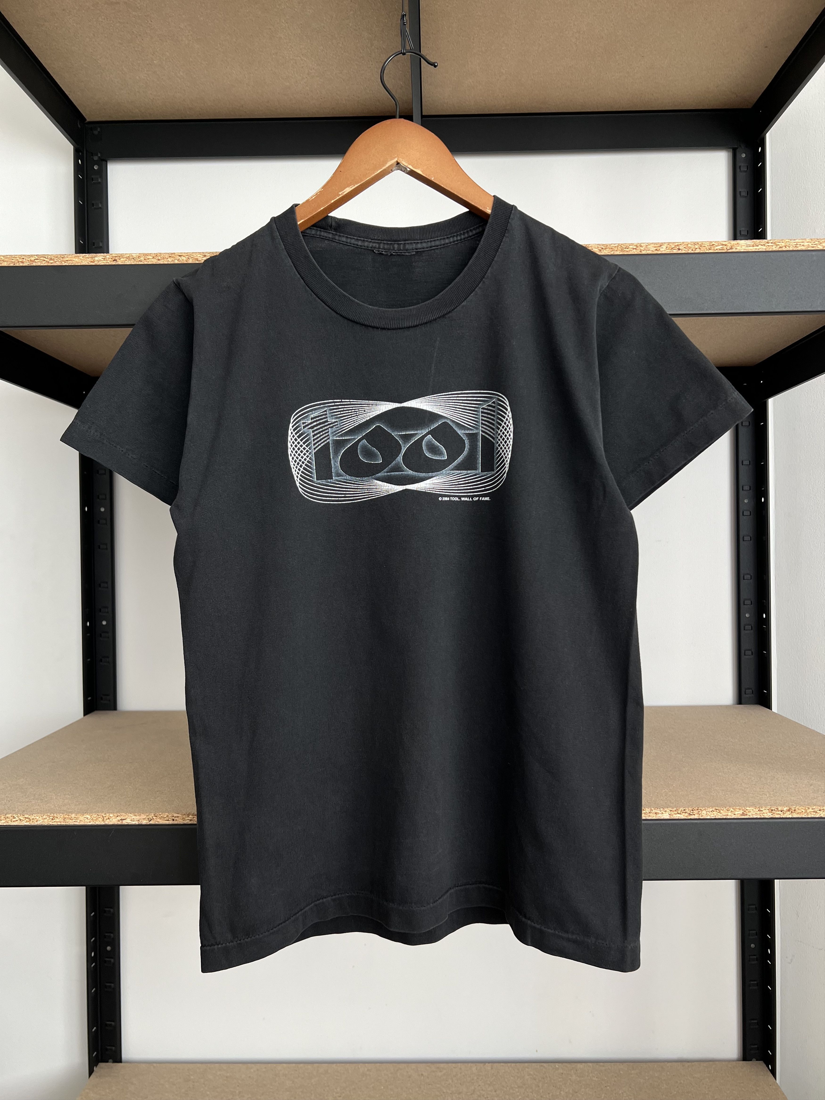 Band Tees Vintage 2004 Tool Rock Band Hypnosis Flame Black T-shirt Size US S / EU 44-46 / 1 - 3 Thumbnail