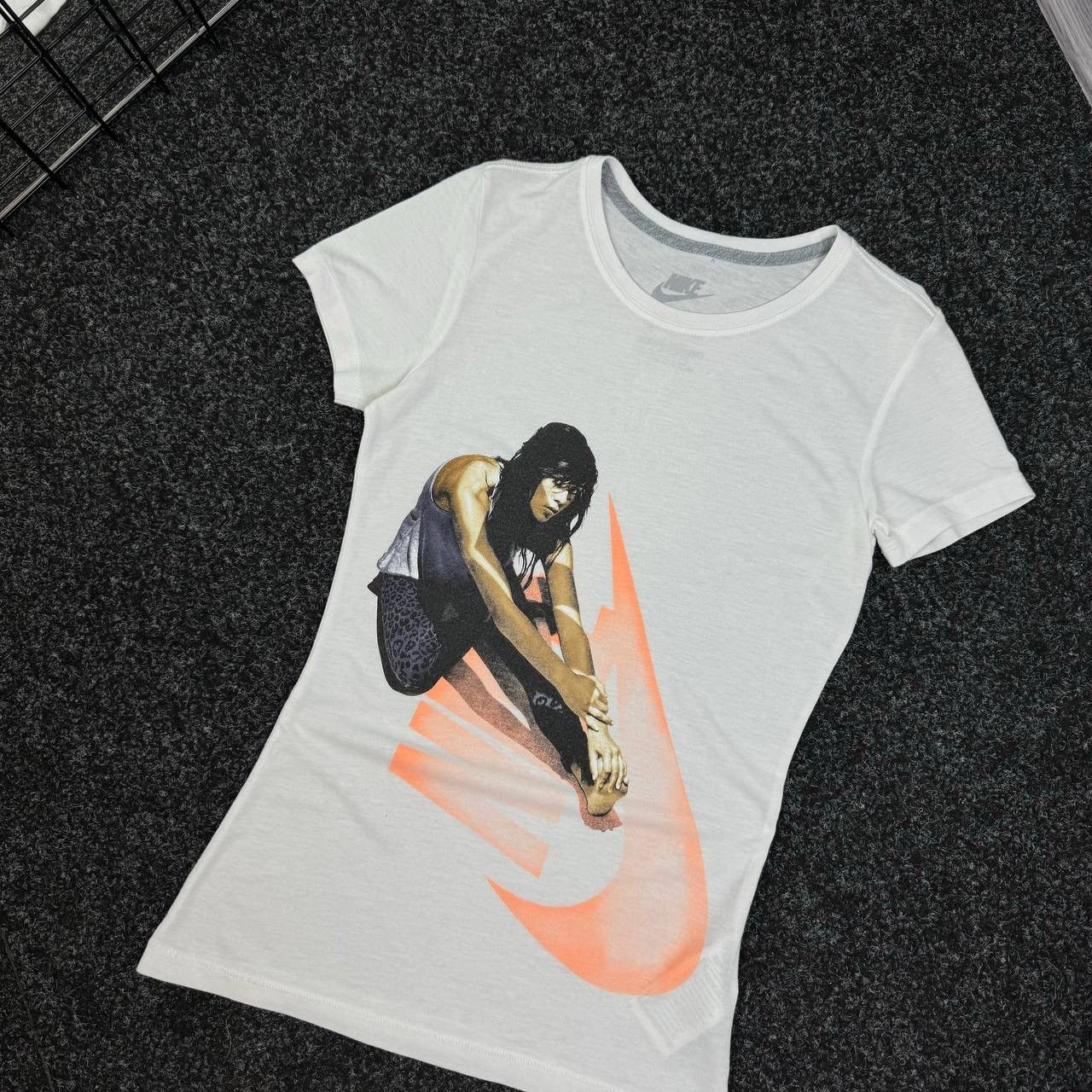 Nike Nike women vintage t-shirt big print logo sportswear style Size S / US 4 / IT 40 - 1 Thumbnail
