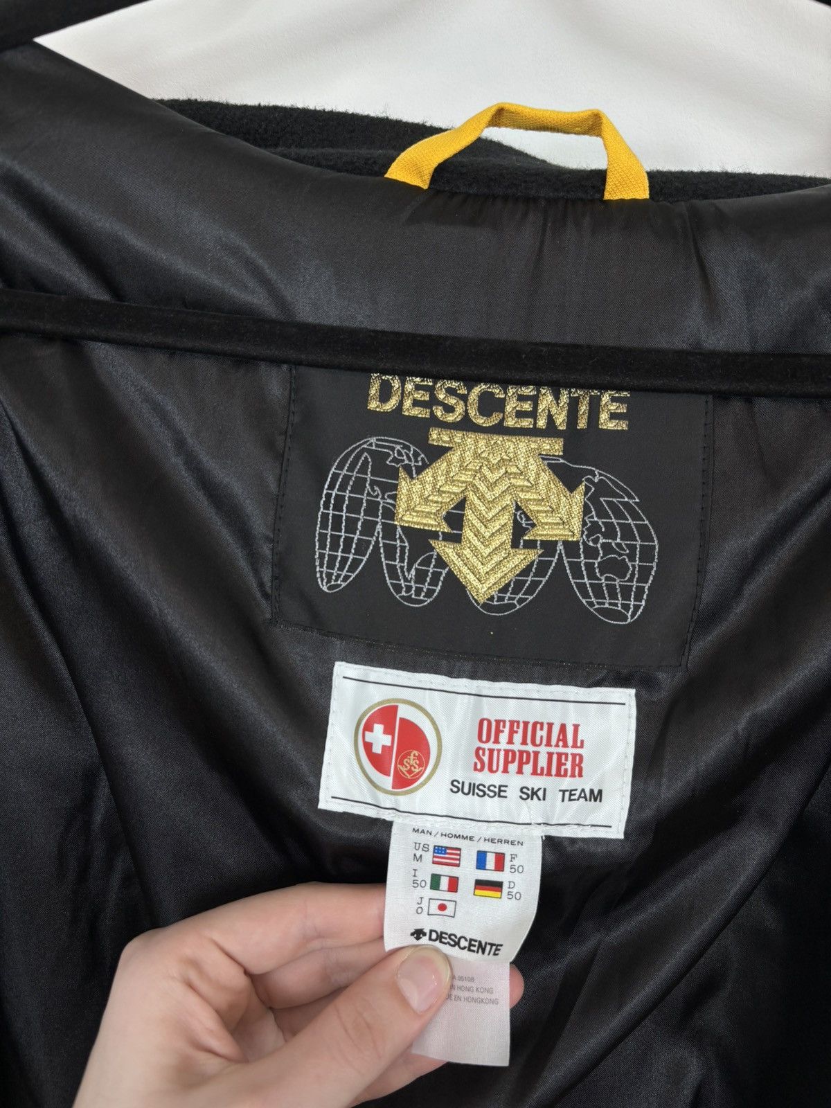 Descente Descente Swiss Suisse Ski Team Men’s Insulated Ski Jacket Size US M / EU 48-50 / 2 - 15 Thumbnail
