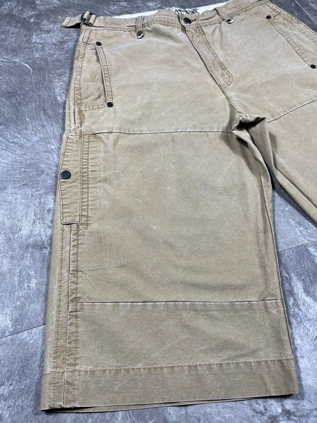 Levi's Levi’s Vintage Rare Beige Cargo Shorts Size 34 Size US 34 / EU 50 - 15 Thumbnail