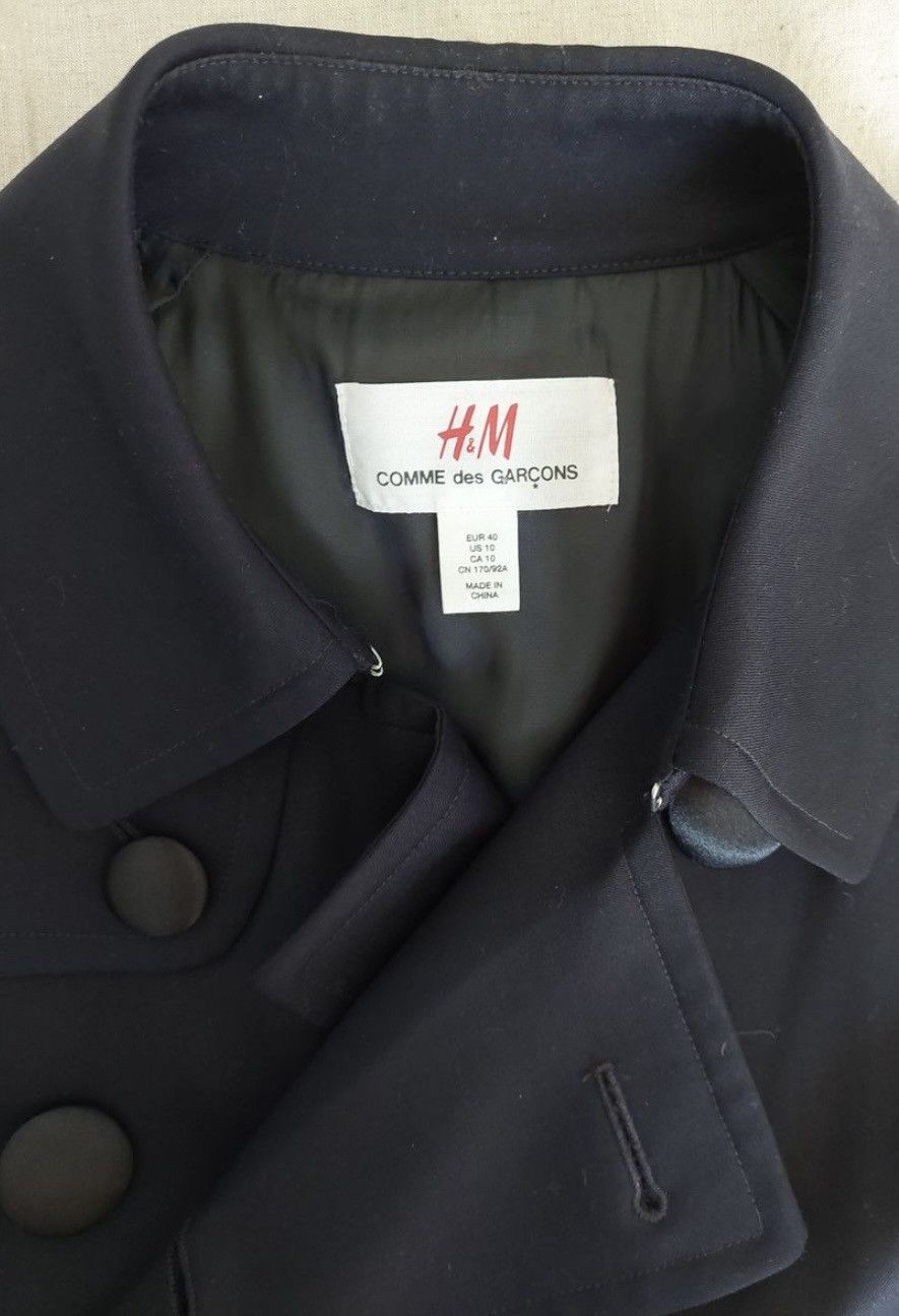 Comme des Garcons × H&M Trench Coat With Large Satin Buttons and Belt. Size S / US 4 / IT 40 - 2 Thumbnail
