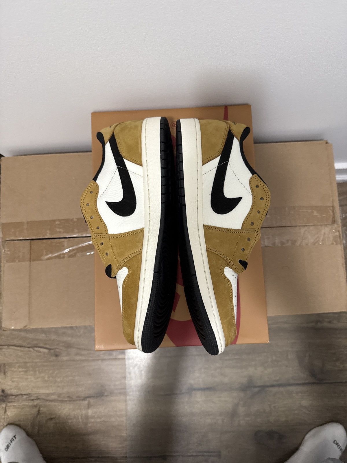 Jordan Brand Jordan 1 Low OG Rookie of the Year Size US 11 / EU 44 - 3 Thumbnail