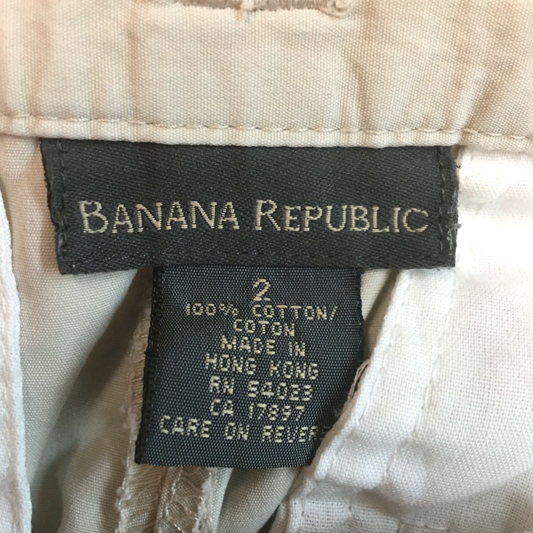 Banana Republic VINTAGE Banana Republic Women Casual Bermuda Shorts Size 2 Beige Flat Front Size 26" / US 2 / IT 38 - 3 Thumbnail