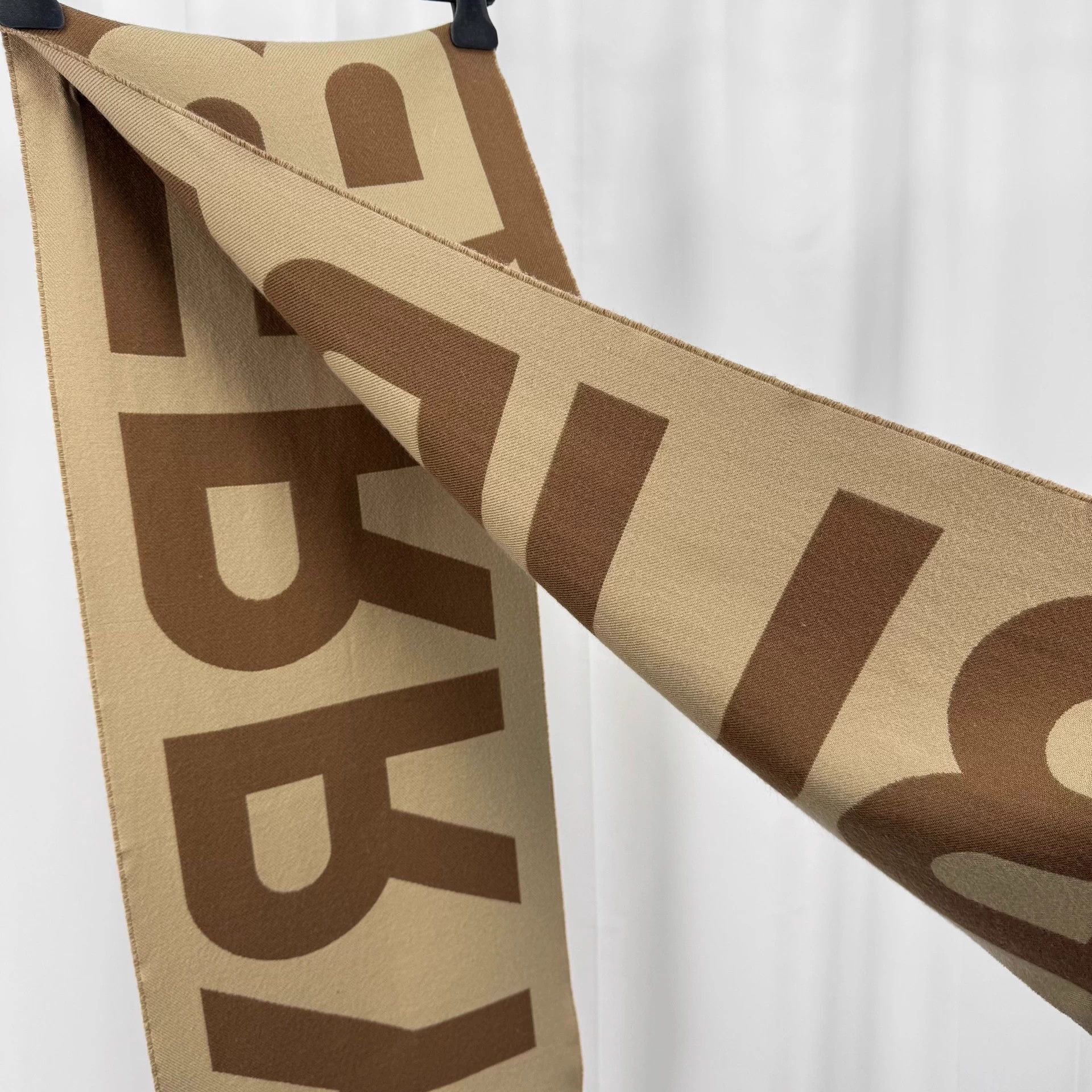 Burberry Burberry Camel Wool Scarf 34x183cm Size ONE SIZE - 4 Thumbnail