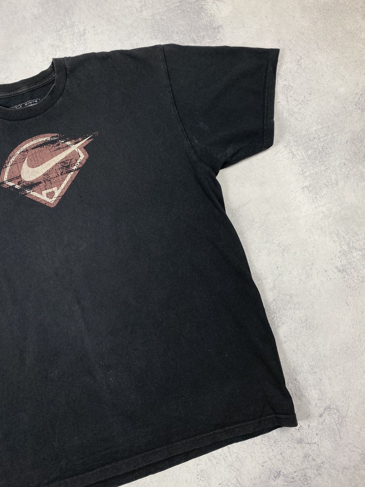Nike × Vintage Vintage Y2K Nike Baseball Faded Streetwear Center Logo Tee Size US XL / EU 56 / 4 - 3 Thumbnail