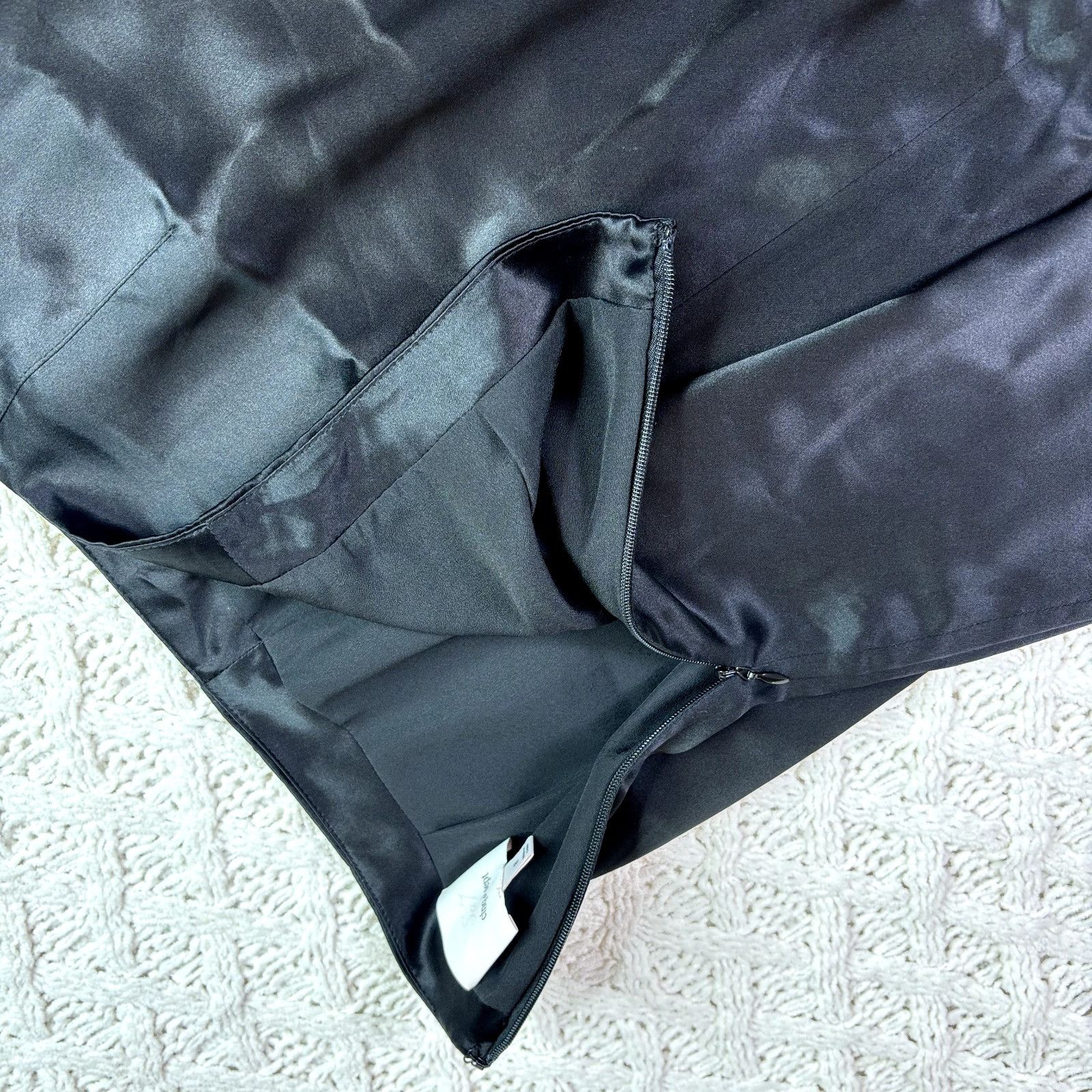 Other Cinq à Sept Women's 100% Silk Black Satin Ruffle Hem Evening Size 30" / US 8 / IT 44 - 8 Thumbnail