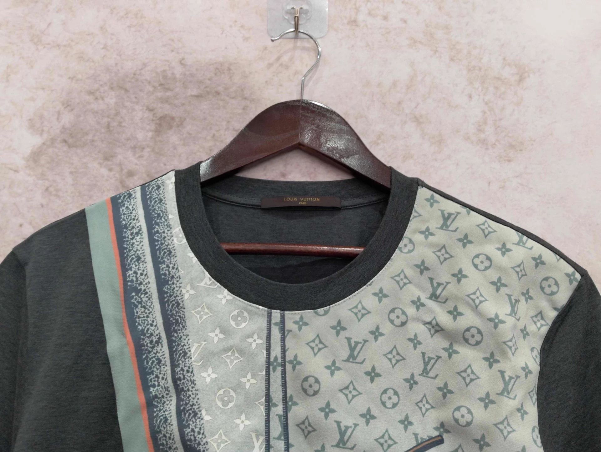 Louis Vuitton LV T-shirt L Size US L / EU 52-54 / 3 - 6 Thumbnail