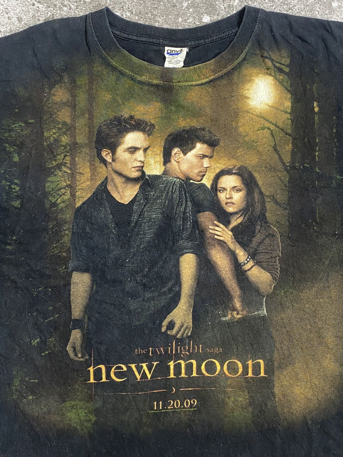 Vintage Vintage Twilight new moon t shirt Size US XL / EU 56 / 4 - 2 Thumbnail