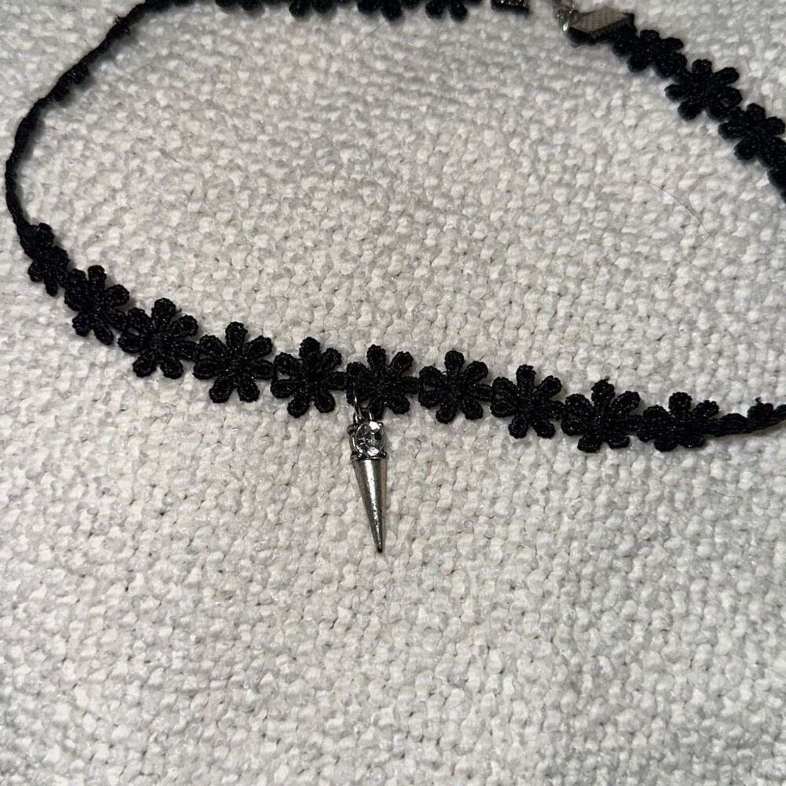 Other Black Floral Pendant Choker Necklace | Sz OS Size ONE SIZE - 3 Thumbnail
