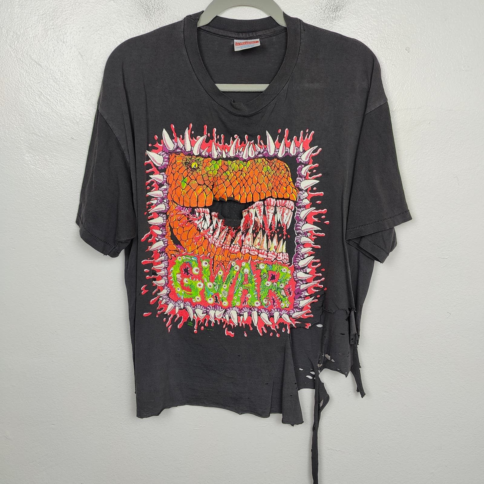 image of Vintage Gwar Band T-Shirt Mens XL Dinosaur Skull Bloody in Black