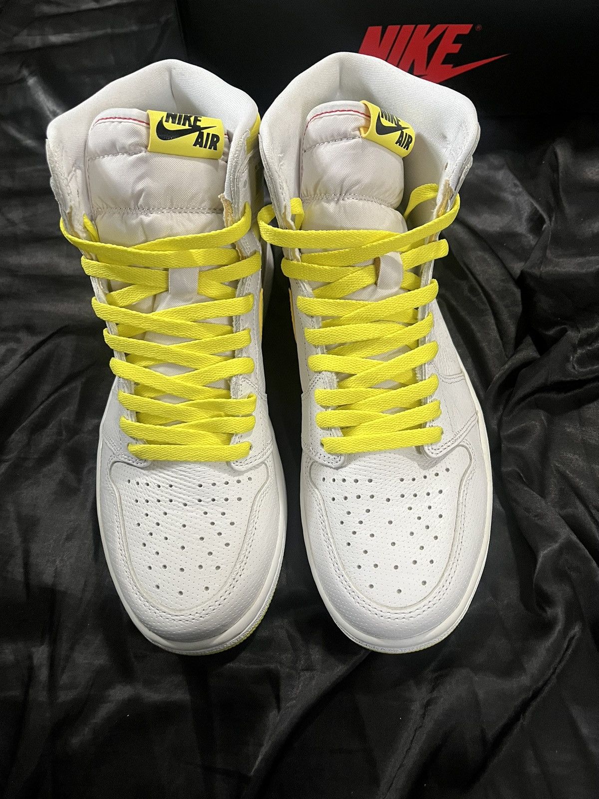 Jordan Brand Jordan 1 First class Flight Size US 10.5 / EU 43-44 - 5 Thumbnail