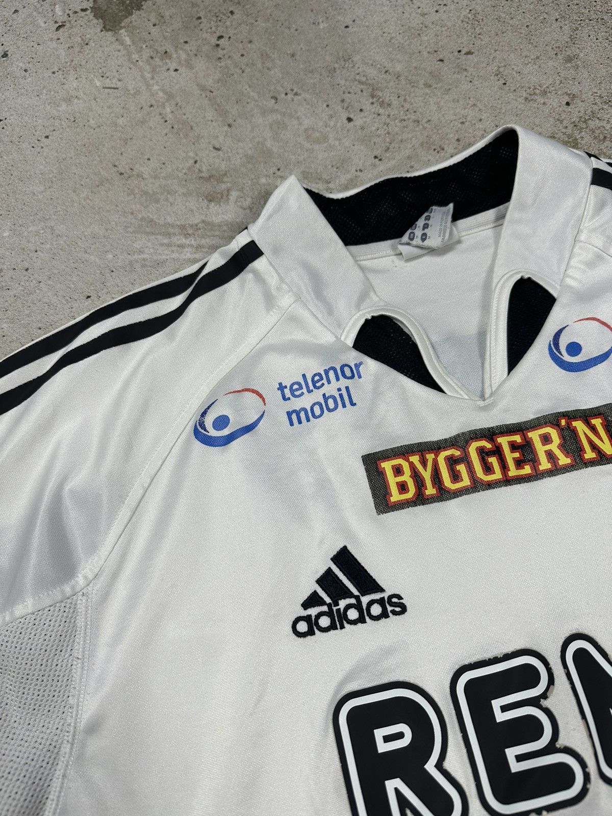 Adidas × Vintage Vintage Y2K Adidas x Rosenborg 2004/2005 Home Jersey Size US M / EU 48-50 / 2 - 7 Thumbnail