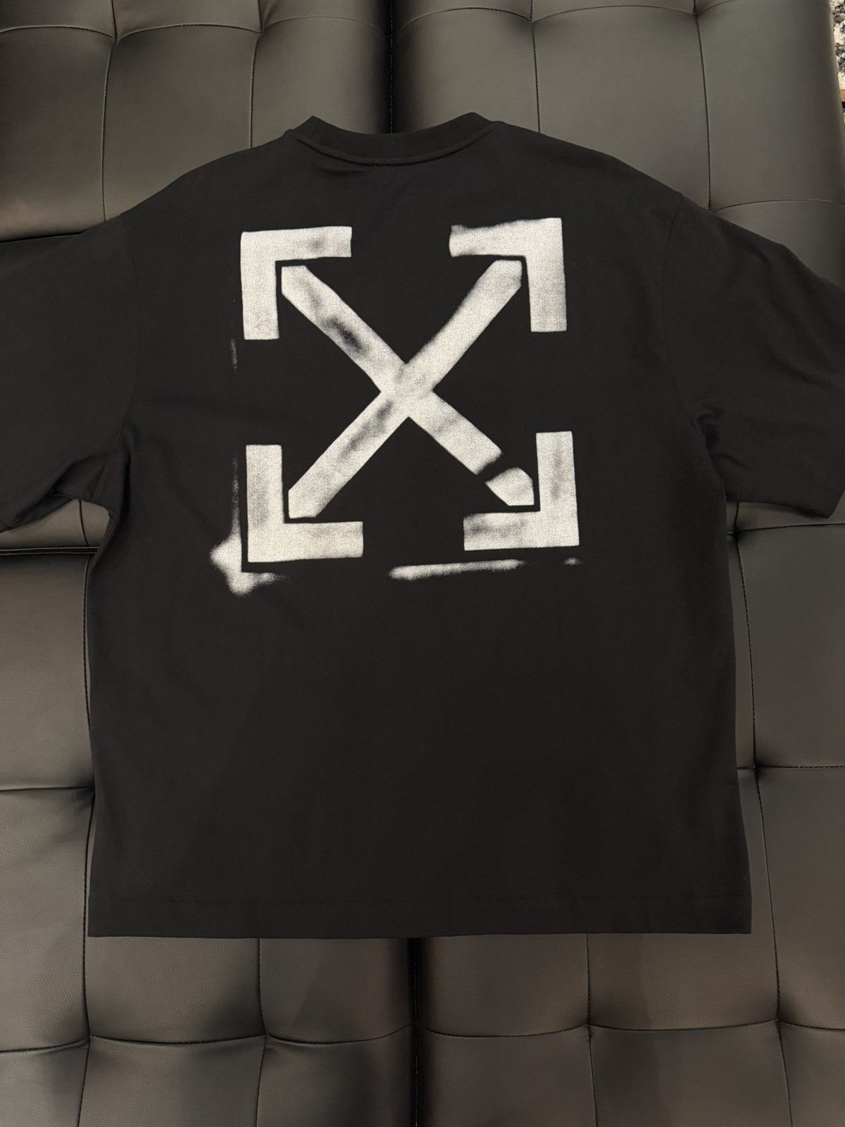 Off-White Size M - Off-White Spray Arrow T-Shirt Black Size US M / EU 48-50 / 2 - 1 Thumbnail