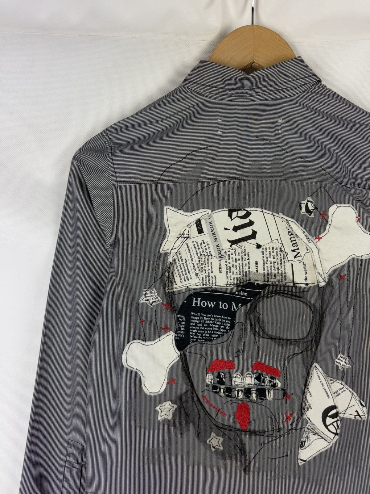 John Galliano John Galliano Long Sleeve Newspaper Print Button Up Shirt Size XS / US 0-2 / IT 36-38 - 19 Thumbnail