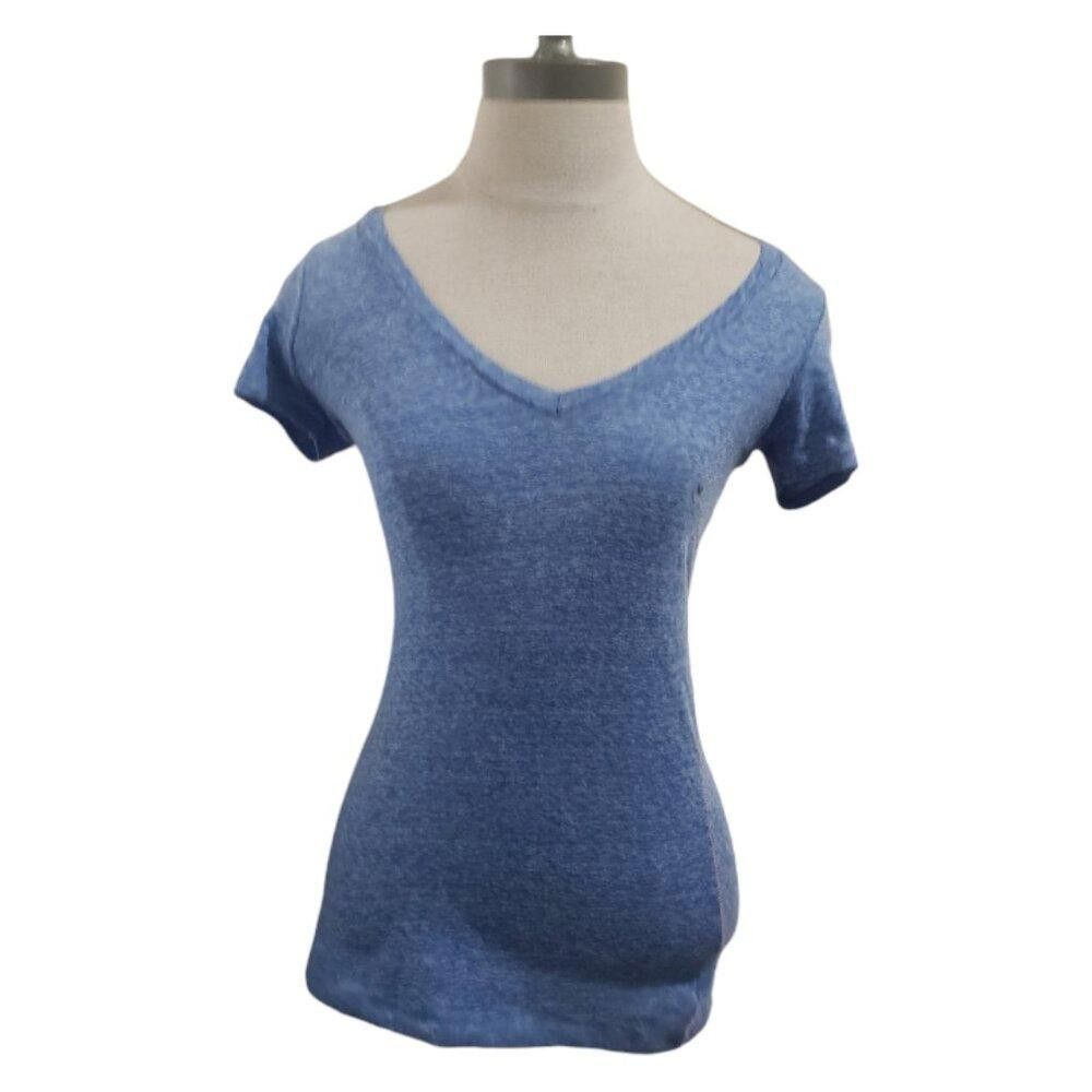 Designer CT1829 AEO NWT Light Blue V-neck Tee XS Size XS / US 0-2 / IT 36-38 - 1 Thumbnail