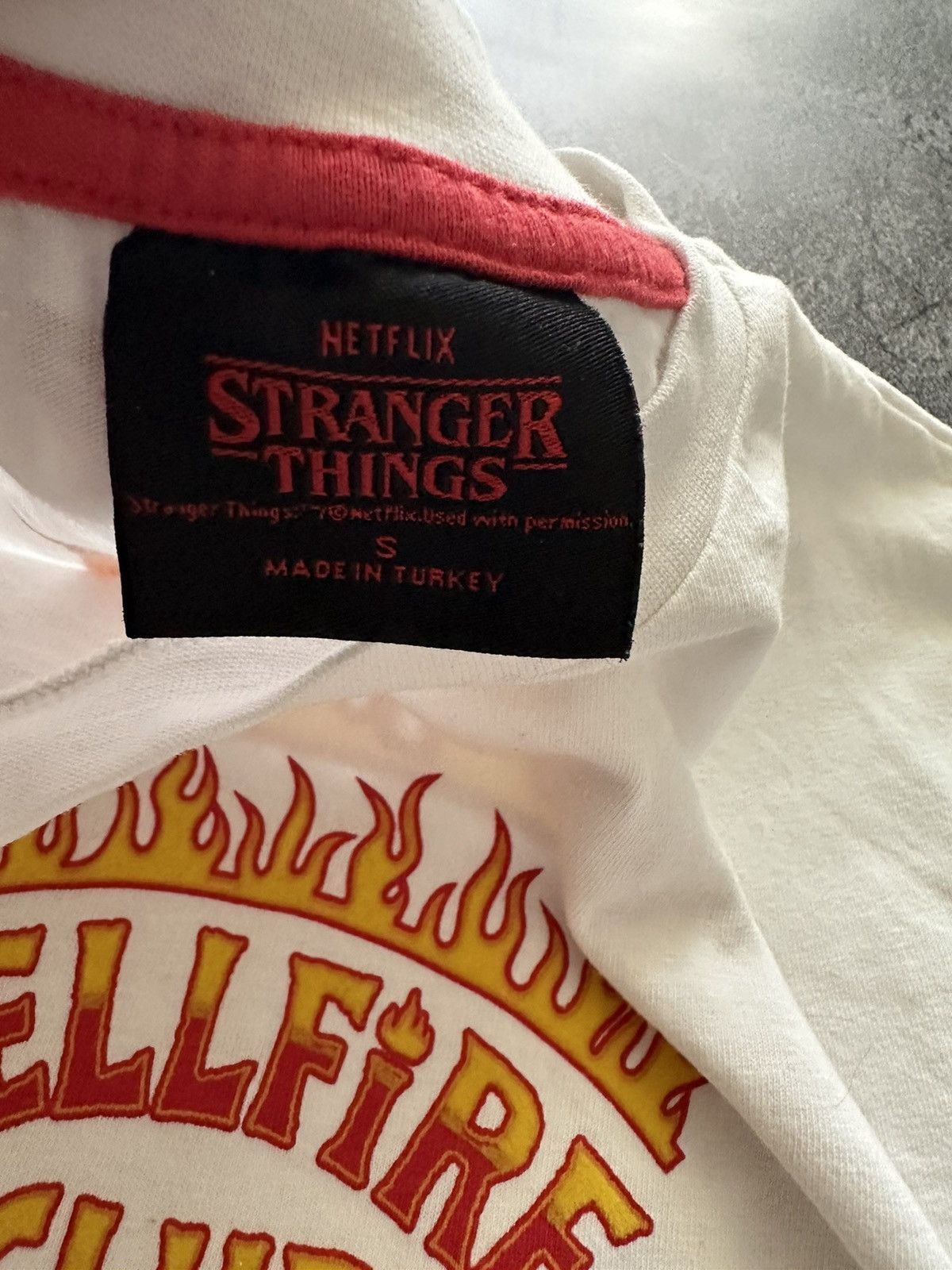 Vintage 🔥 Netflix Stranger Things Hellfire Club T-Shirt Size US L / EU 52-54 / 3 - 5 Thumbnail