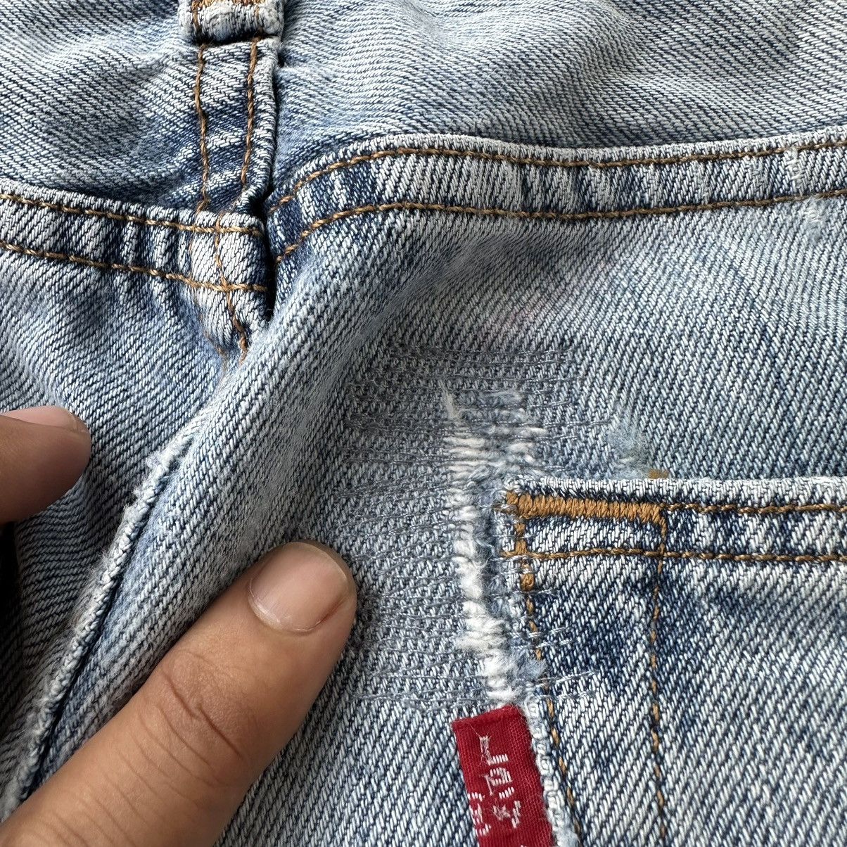 Levi's Levis 501 Distressed Light Blue Denim 32x31 D681 Size US 32 / EU 48 - 14 Thumbnail