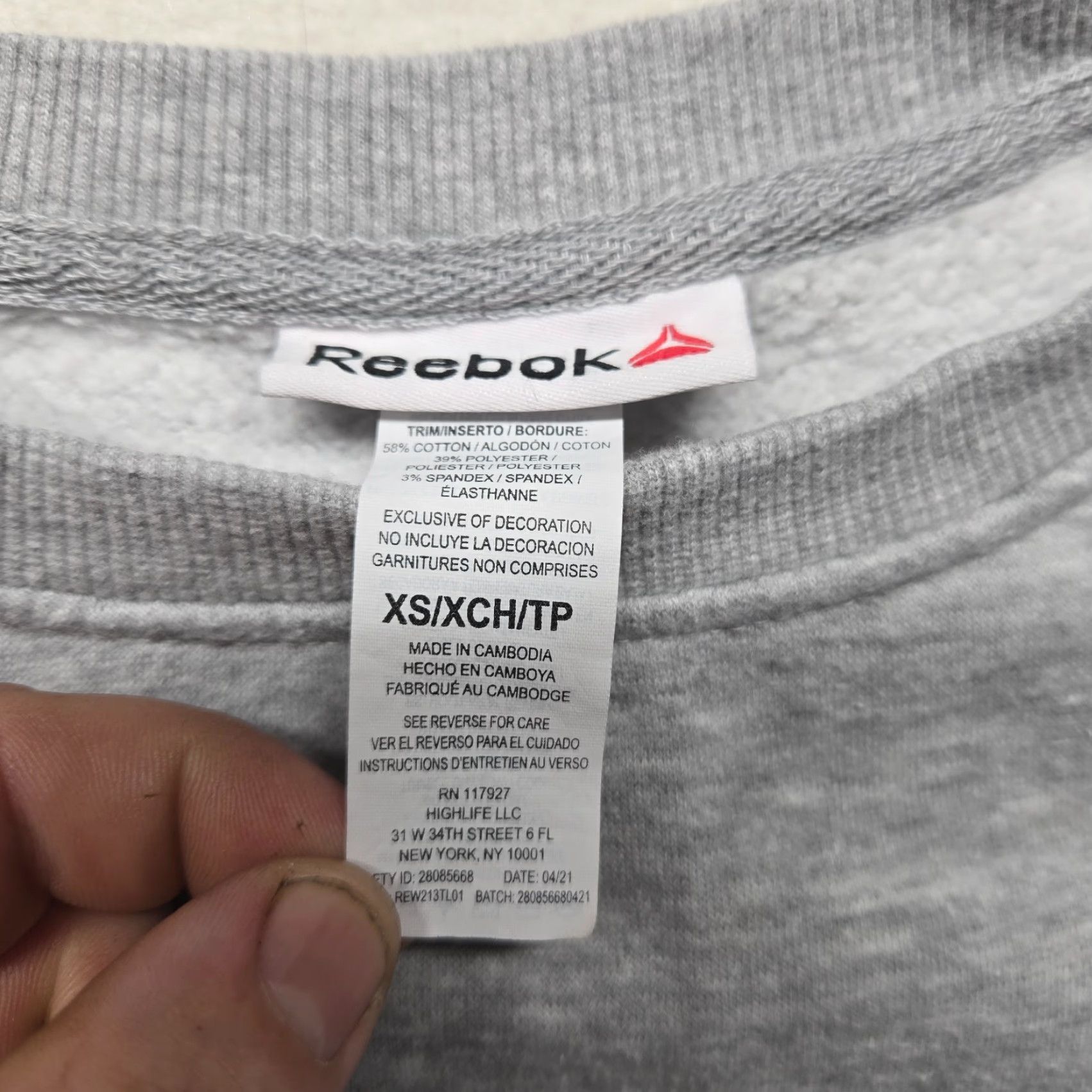 Reebok Reebok Sweater Adult XS Gray Logo Pullover Cropped Crew Sweatshirt Womens Size XS / US 0-2 / IT 36-38 - 2 Thumbnail
