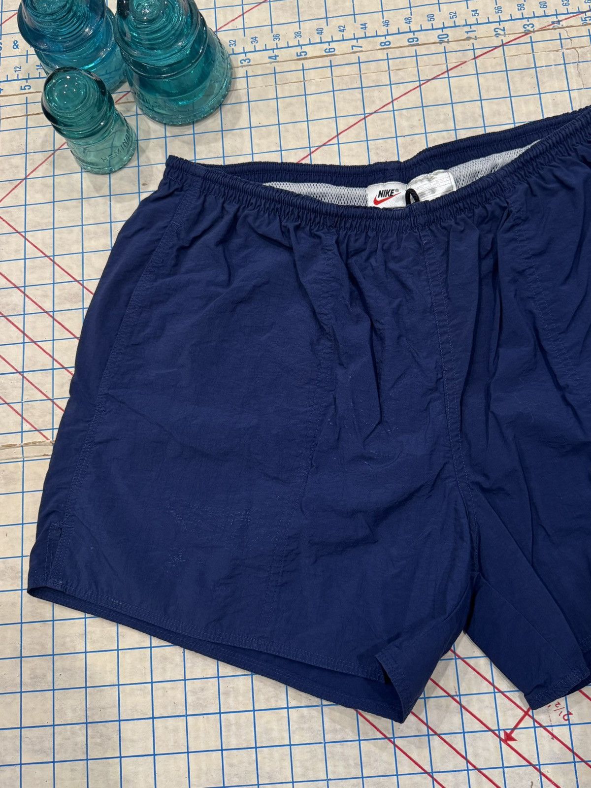 Nike Vintage 90’s Nike White Tag Shorts Navy Size XL 4” Inseam Size US 38 / EU 54 - 5 Thumbnail