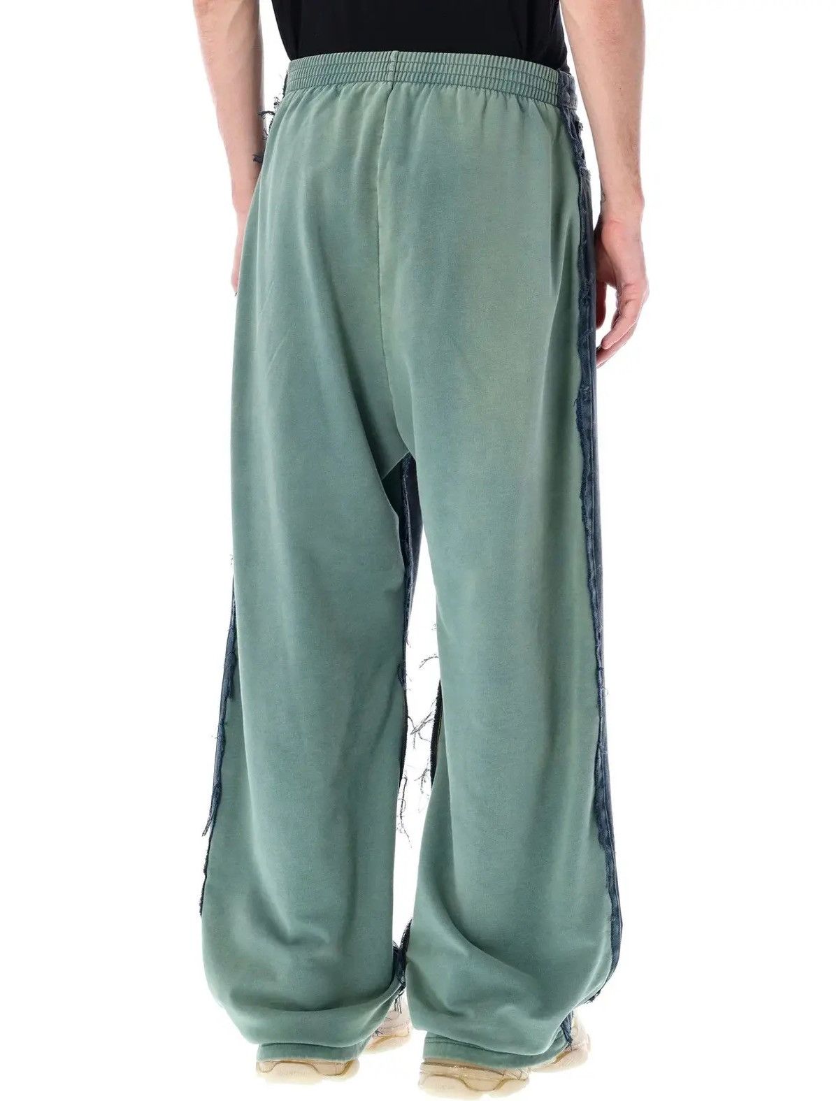Balenciaga Balenciaga Hybrid Baggy Sweatpant Denim in Blue/Green Large Size US 36 / EU 52 - 2 Thumbnail