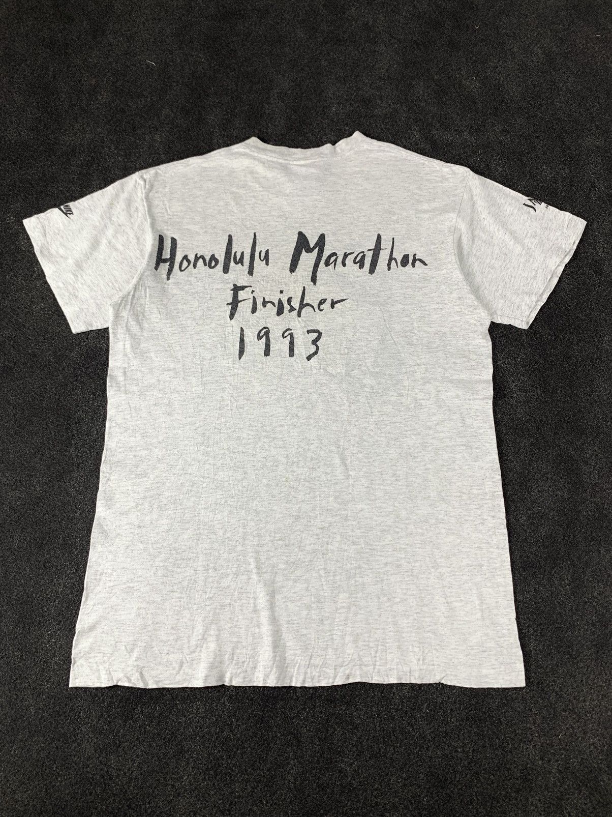 Vintage Vintage 1993 Nike Honolulu Marathon Finisher Tee Size US M / EU 48-50 / 2 - 8 Thumbnail