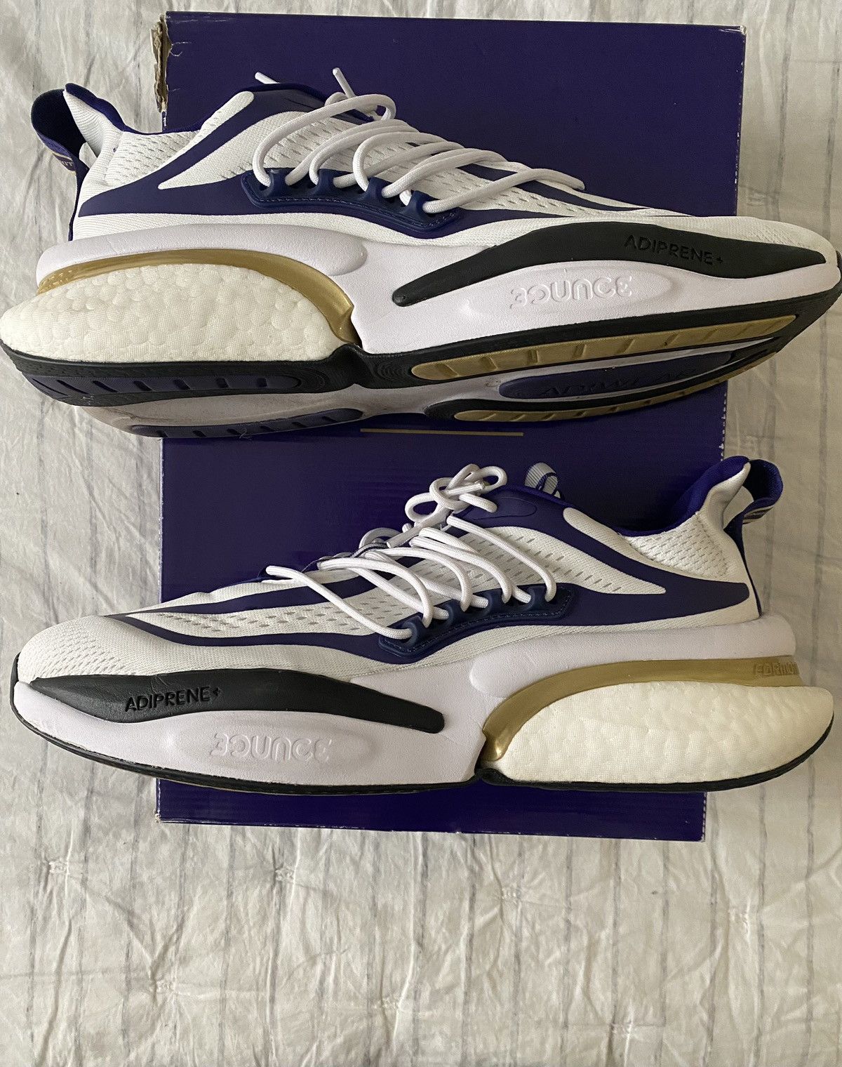 Adidas Adidas AlphaBoost V1 Washington Huskies Sz13 Size US 13 / EU 46 - 12 Thumbnail