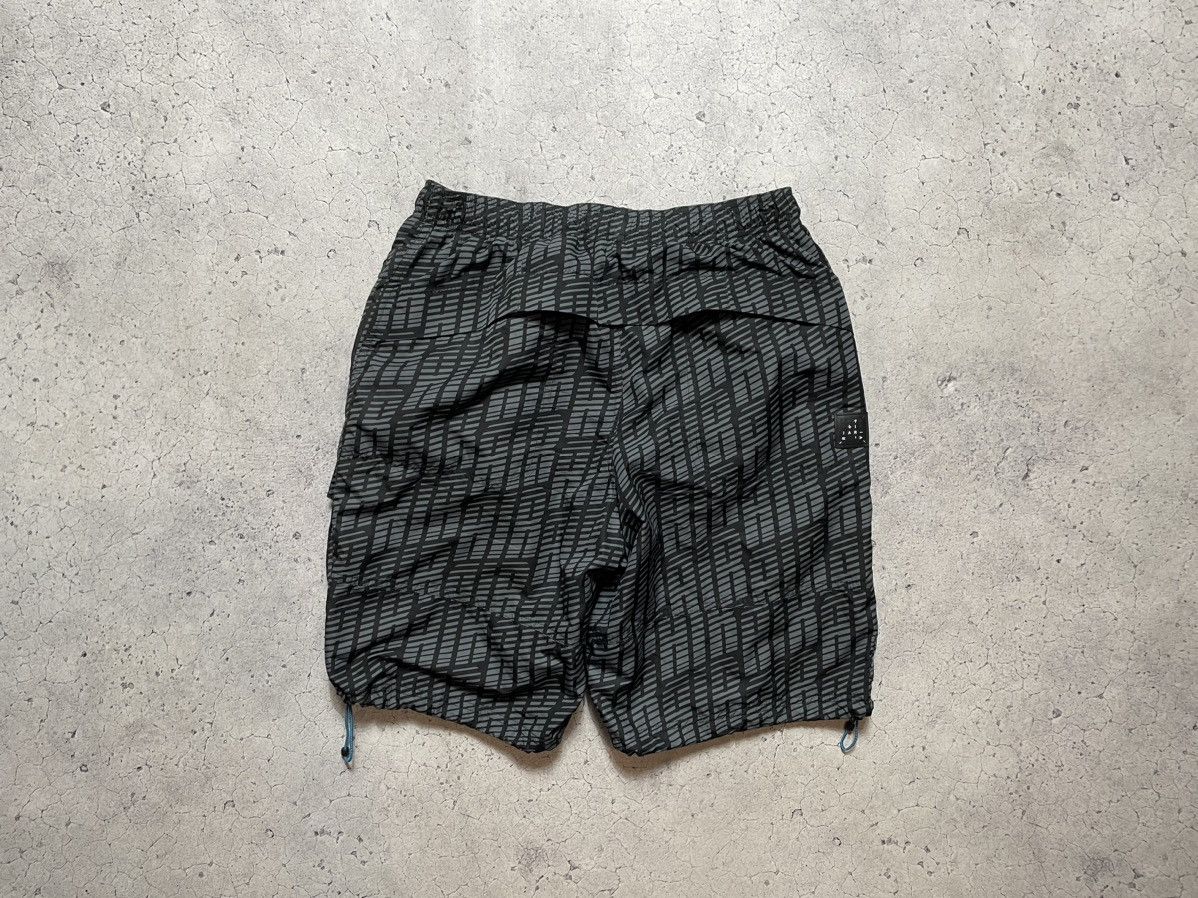 Nike × Vintage Vintage Nike Air Max Drill Monogram Cargo Shorts Nylon Y2K Size US 32 / EU 48 - 3 Thumbnail