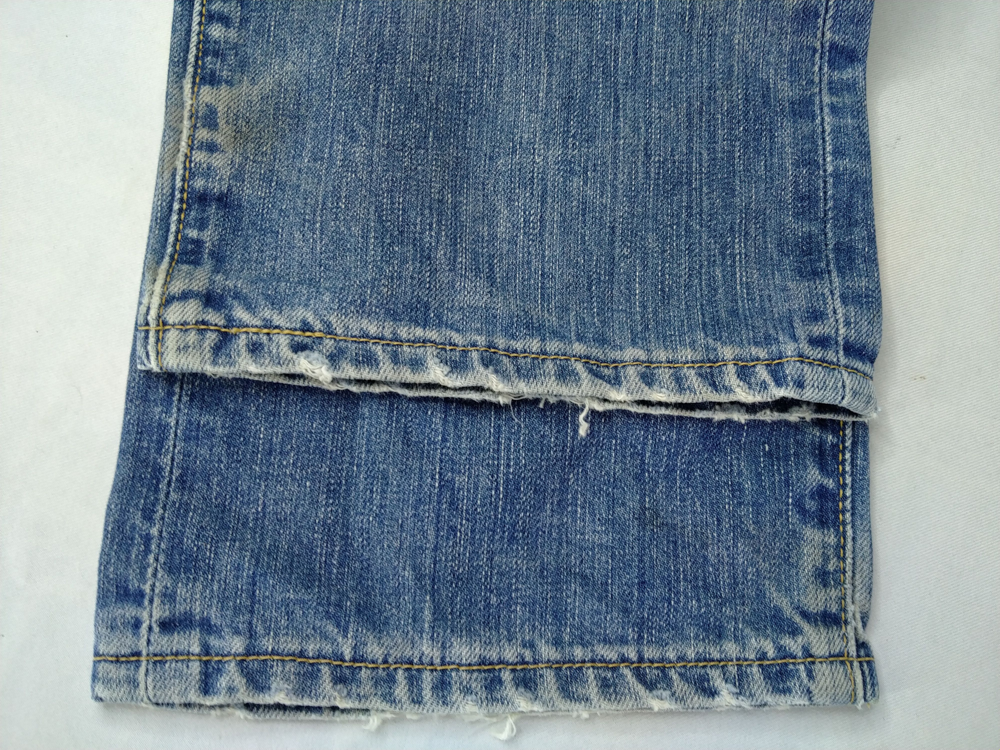 Levi's Vintage Levi's 501 Light Blue Wash Denim 30x32 -JN786 Size US 30 / EU 46 - 12 Thumbnail