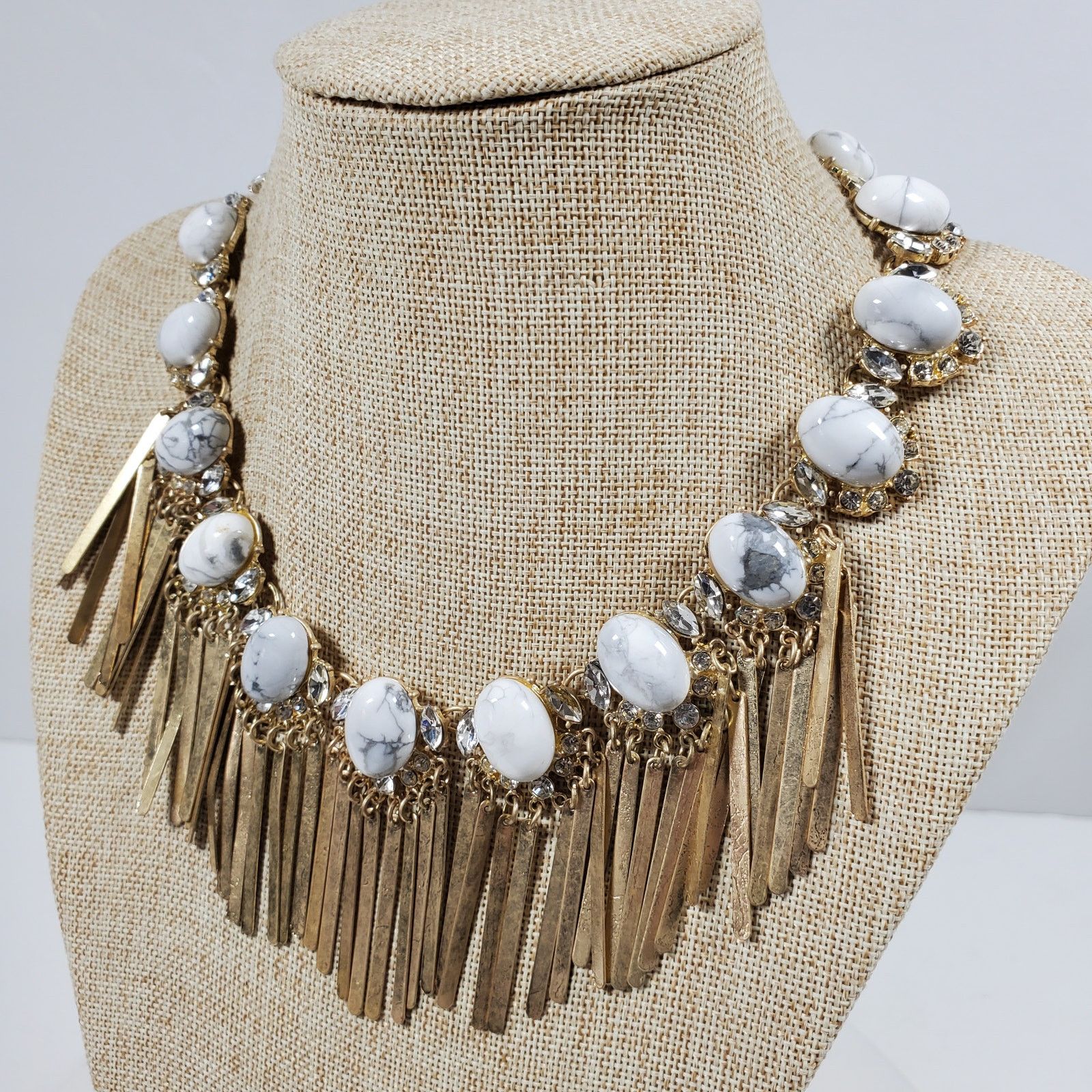 The Unbranded Brand Statement Necklace Marbled Beads Gold Tone Fringe 17 Inch Size ONE SIZE - 3 Thumbnail