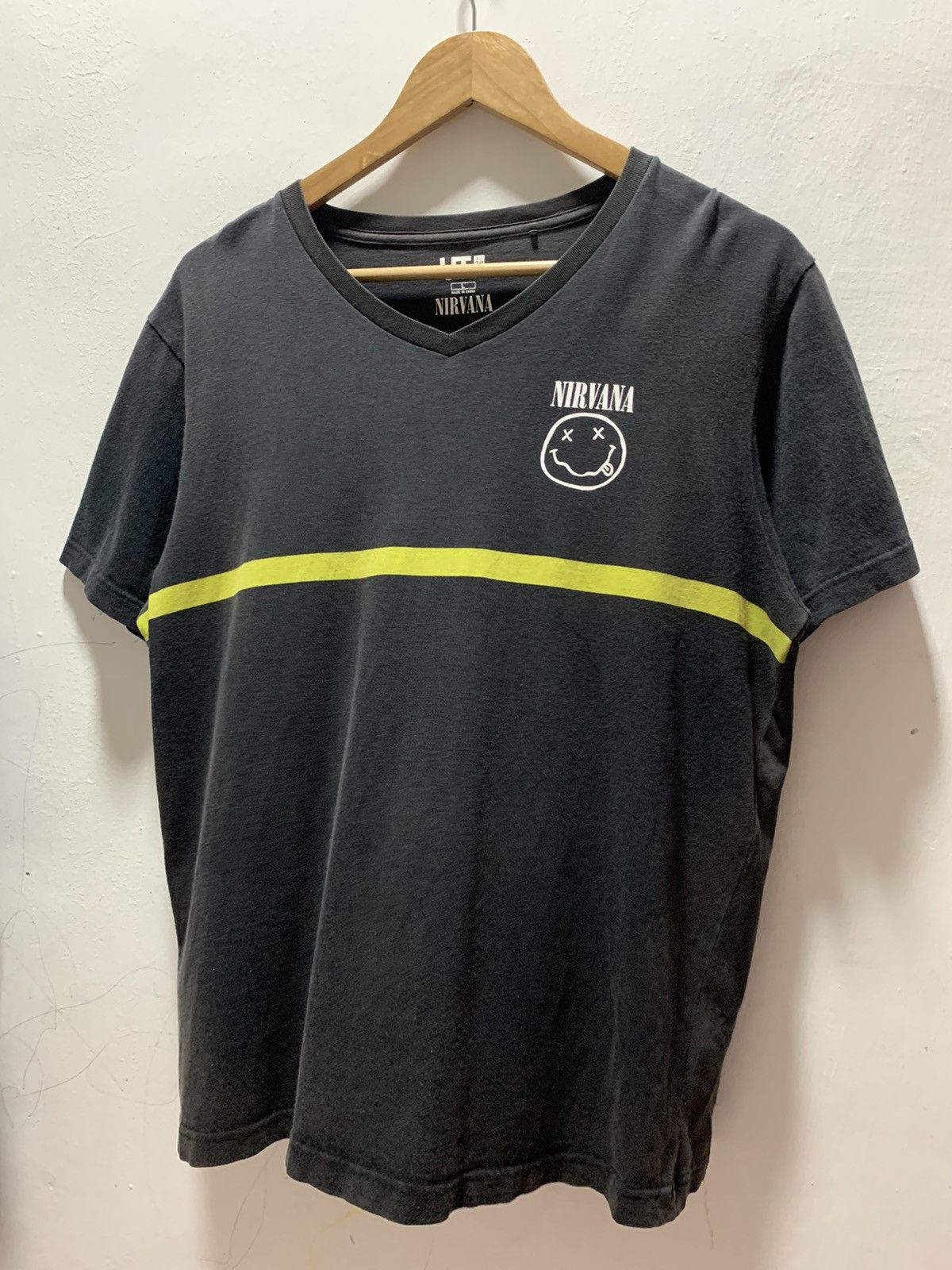 Band Tees NIRVANA X UNIQLO limited edition production Size US L / EU 52-54 / 3 - 3 Thumbnail