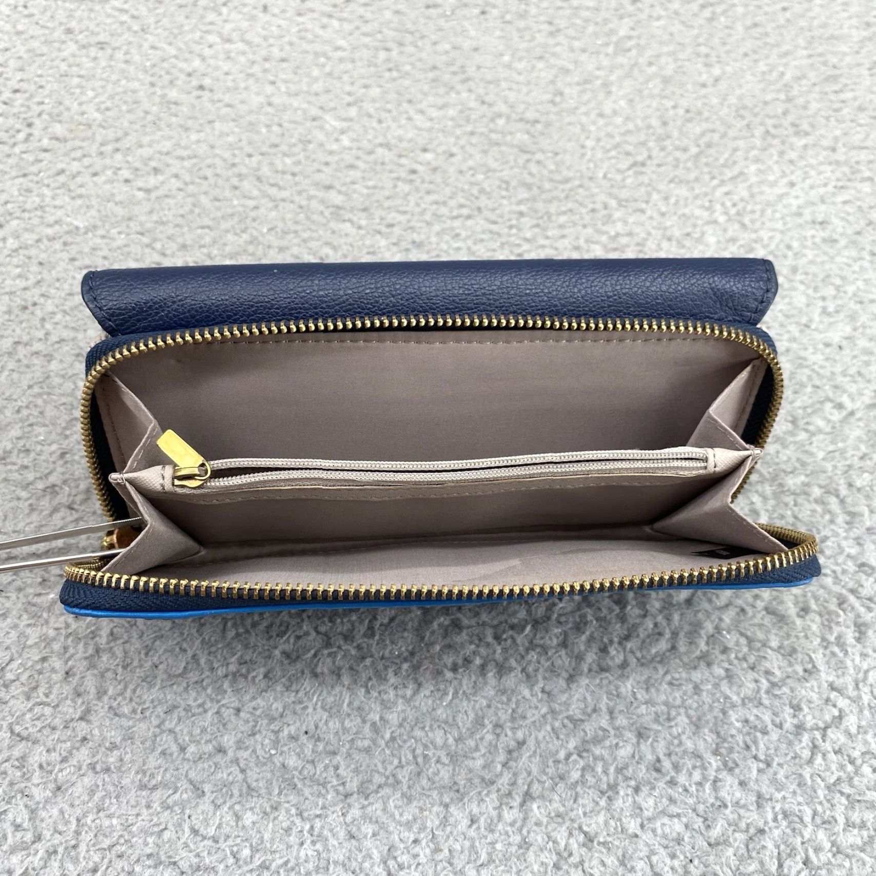Fossil FOSSIL Leather Wallet Zip-Around Clutch Blue Lining Cards ID Divider Boho Women Medium Wallet Zip-Around (Blue) Womens Size ONE SIZE - 3 Thumbnail