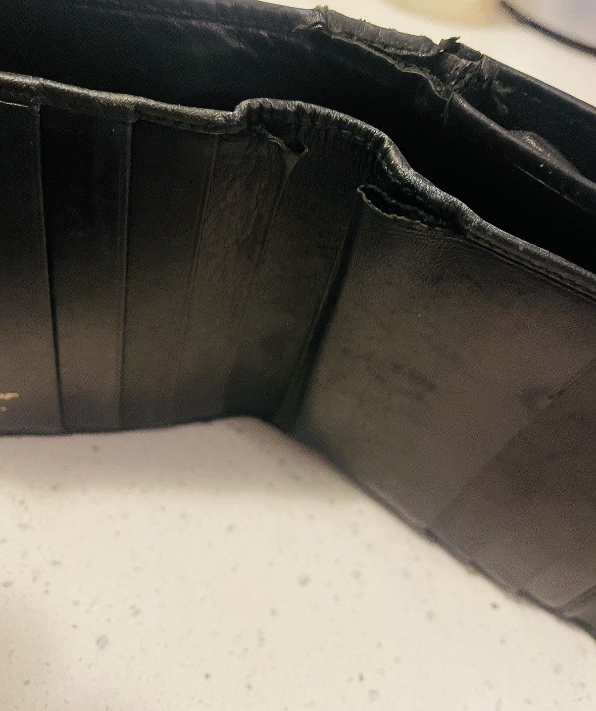 Salvatore Ferragamo × Vintage Salvatore Ferragamo Gancini Leather Trifold Wallet Size ONE SIZE - 11 Thumbnail
