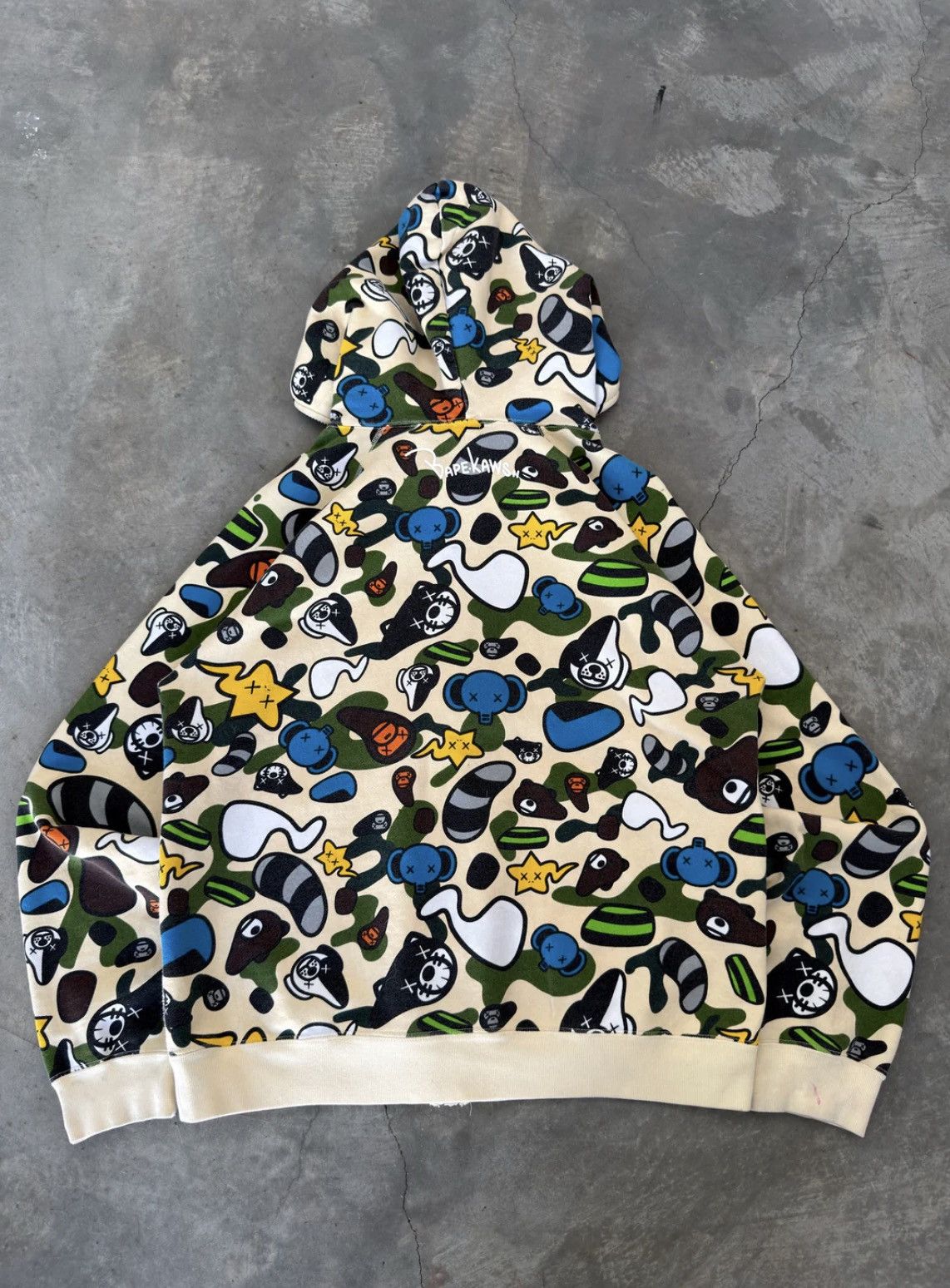 Bape × Kaws baby milo bape x kaws animal kingdom full zip hoodie Size US M / EU 48-50 / 2 - 7 Thumbnail
