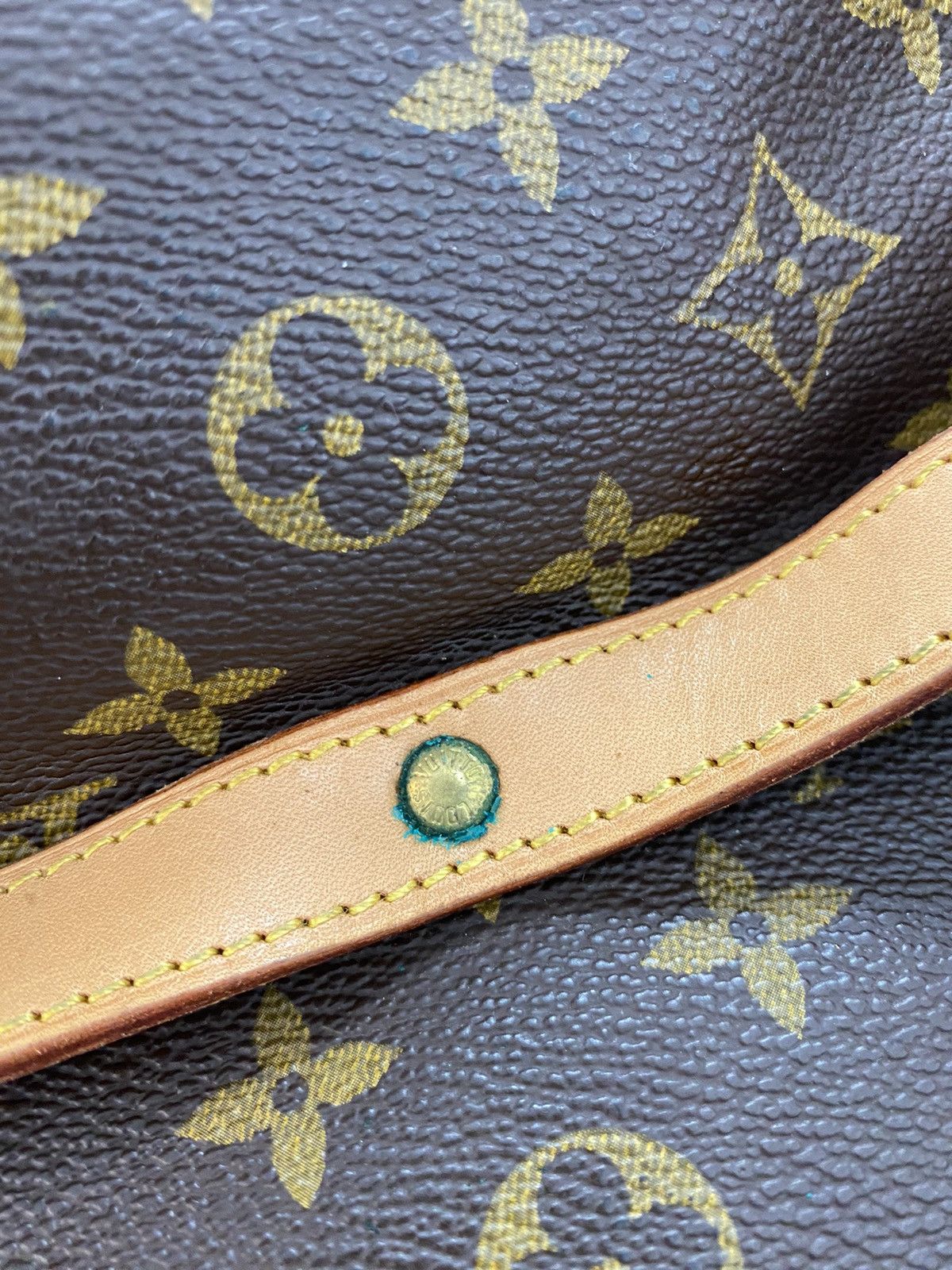 Louis Vuitton Authentic Vintage Louis Vuitton Monogram Saumur 30 Crossbody Size ONE SIZE - 19 Thumbnail