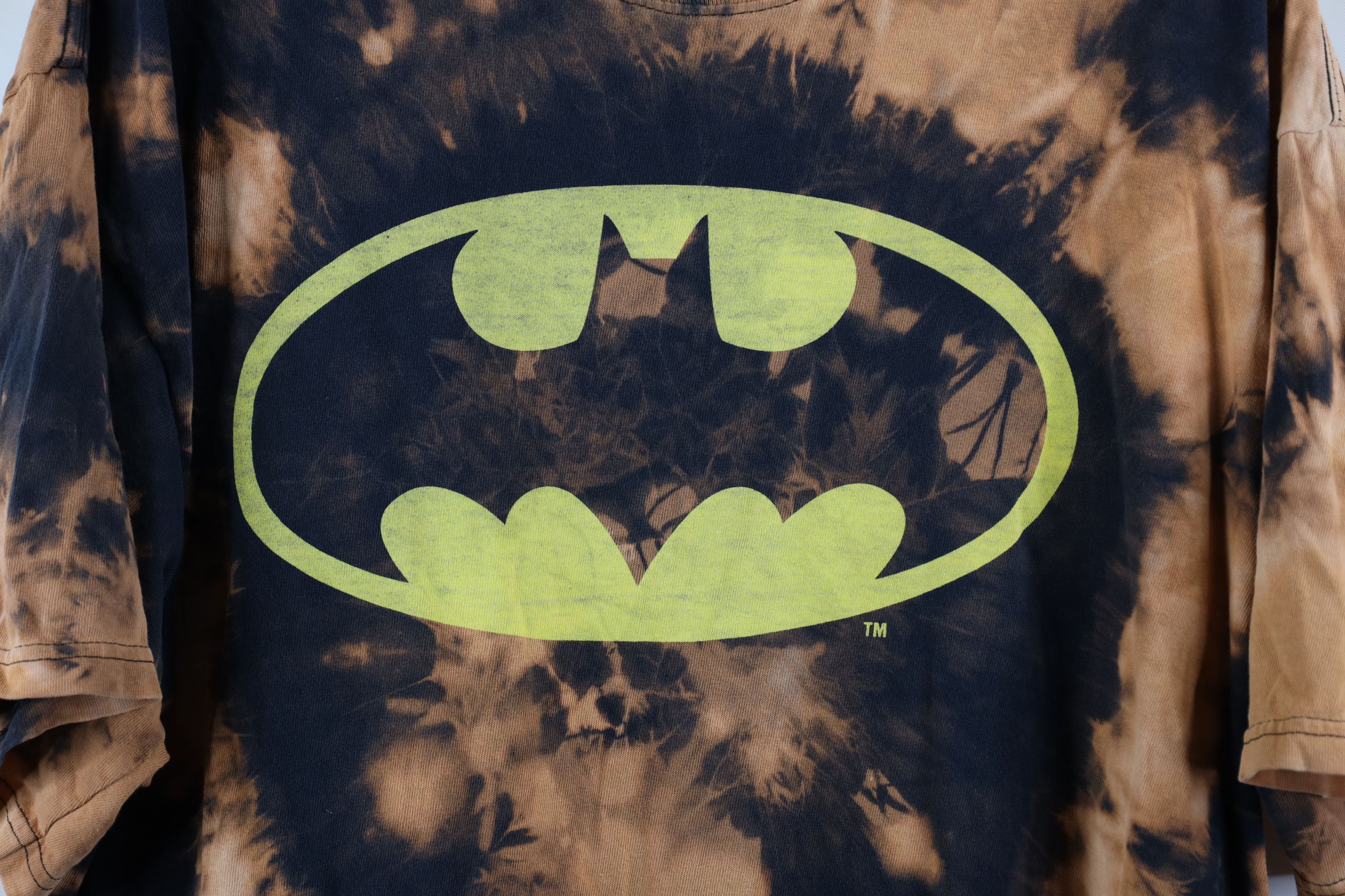 Vintage Vintage DC Comics Wash Batman Symbol Short Sleeve T-Shirt Size US XL / EU 56 / 4 - 4 Thumbnail