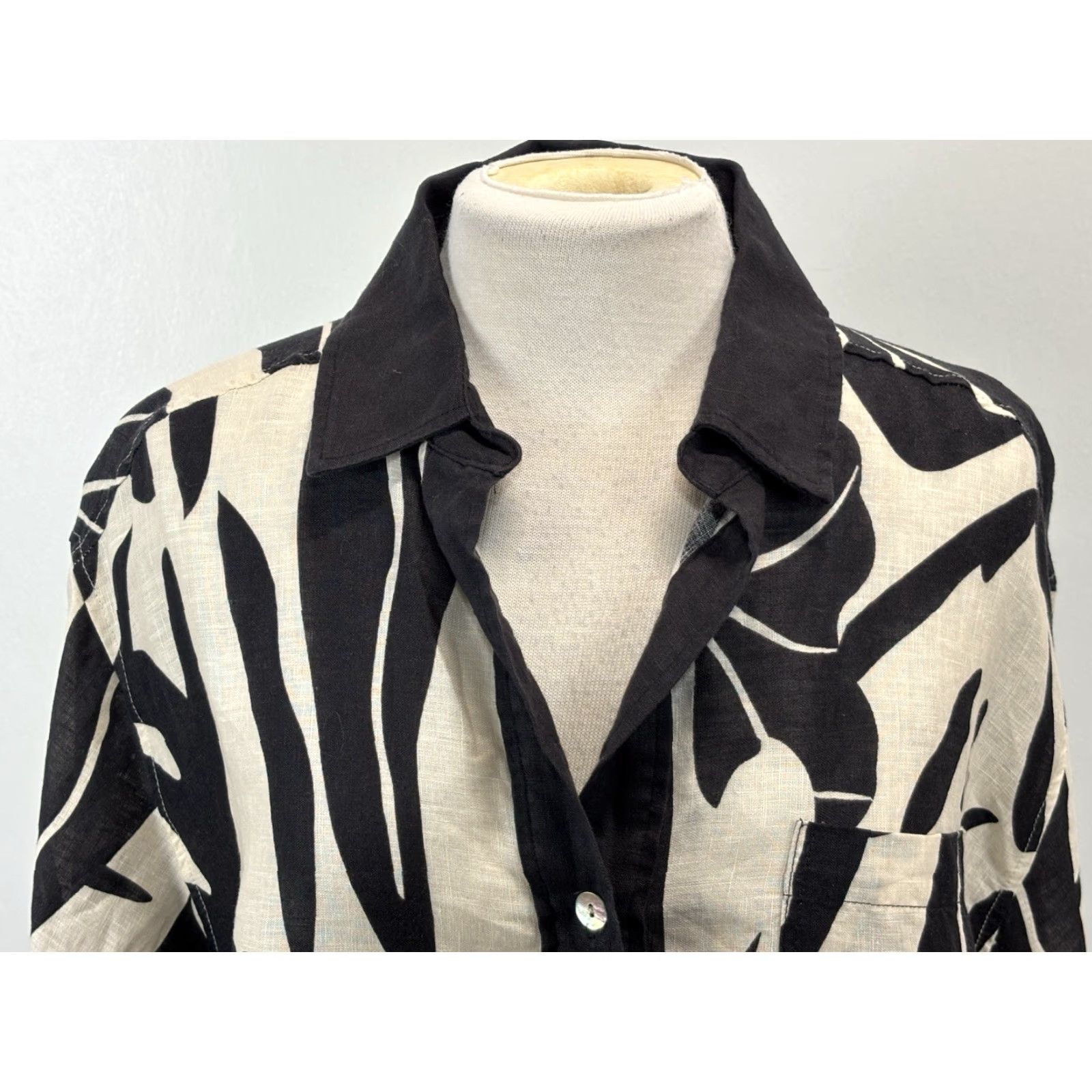 Vintage MAGASCHONI 100% Linen Button-Up Top Large Black Monstera Lagenlook Resort Wear Womens Size L / US 10 / IT 46 - 5 Thumbnail