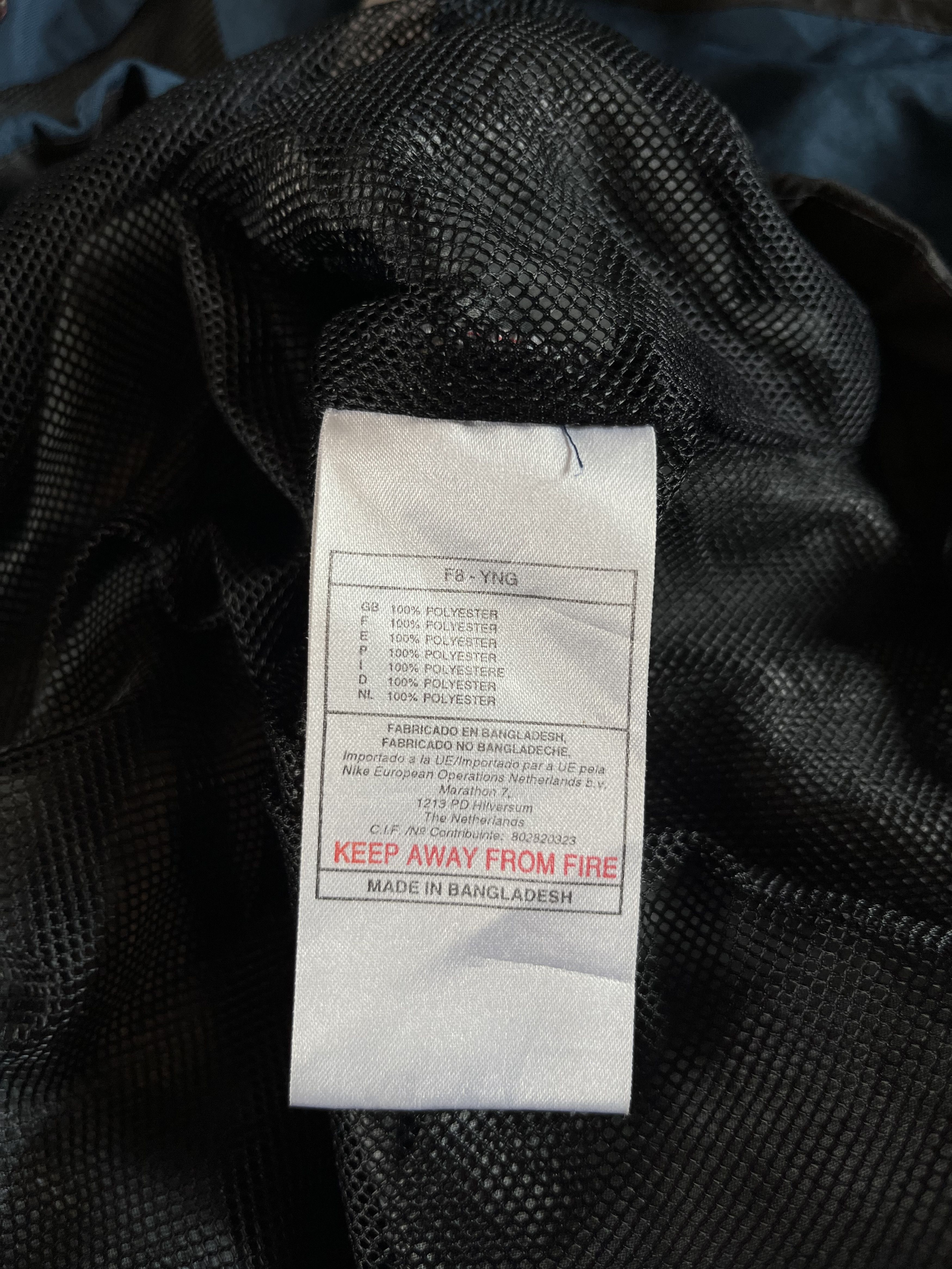 Nike ACG Vintage Nike ACG Snowboard Windbreaker Jacket Size US L / EU 52-54 / 3 - 10 Thumbnail