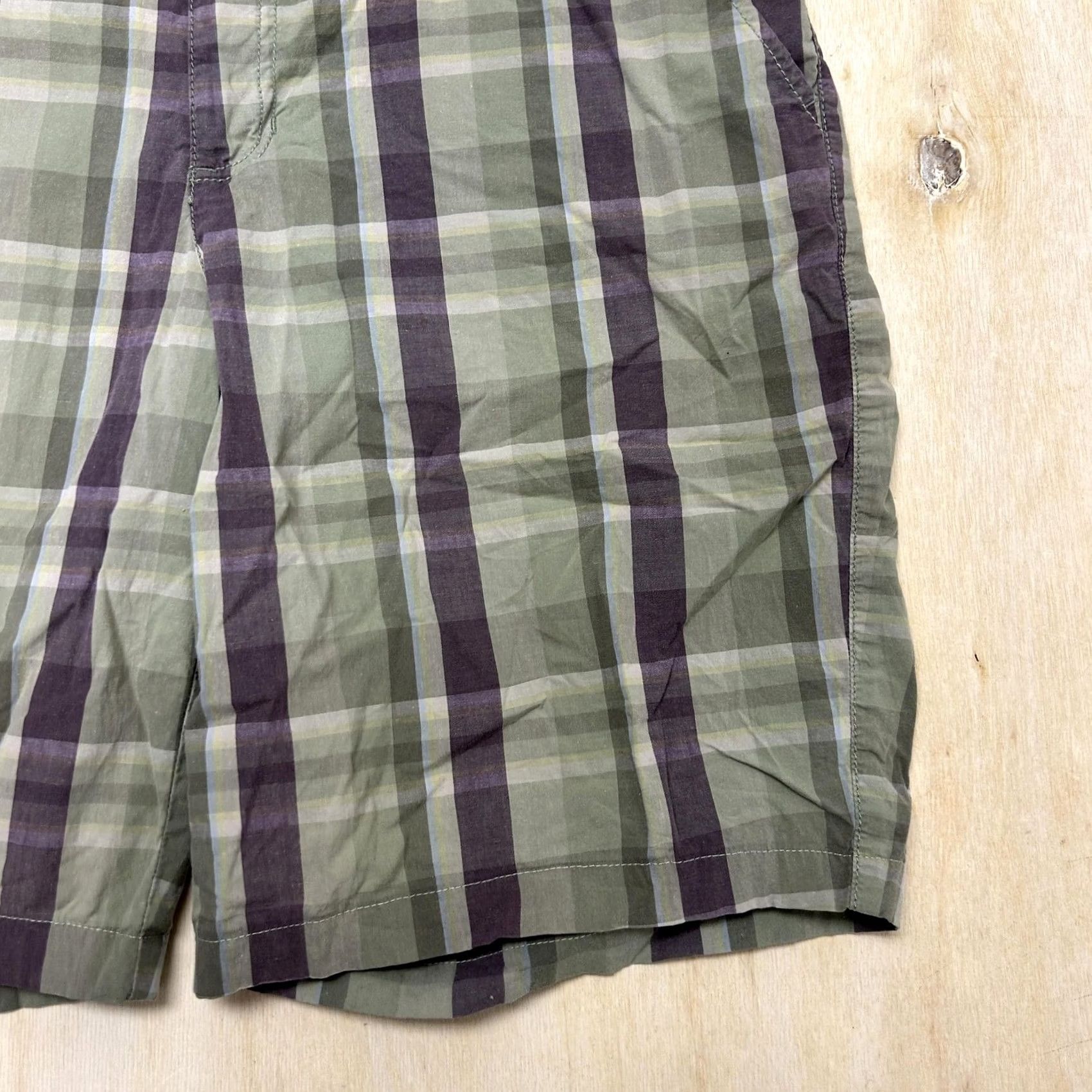 Vintage Jamaica Bay Womens Bermuda Shorts Size 10 Green Plaid Stretch Casual Summer Size 32" / US 10 / IT 46 - 2 Thumbnail